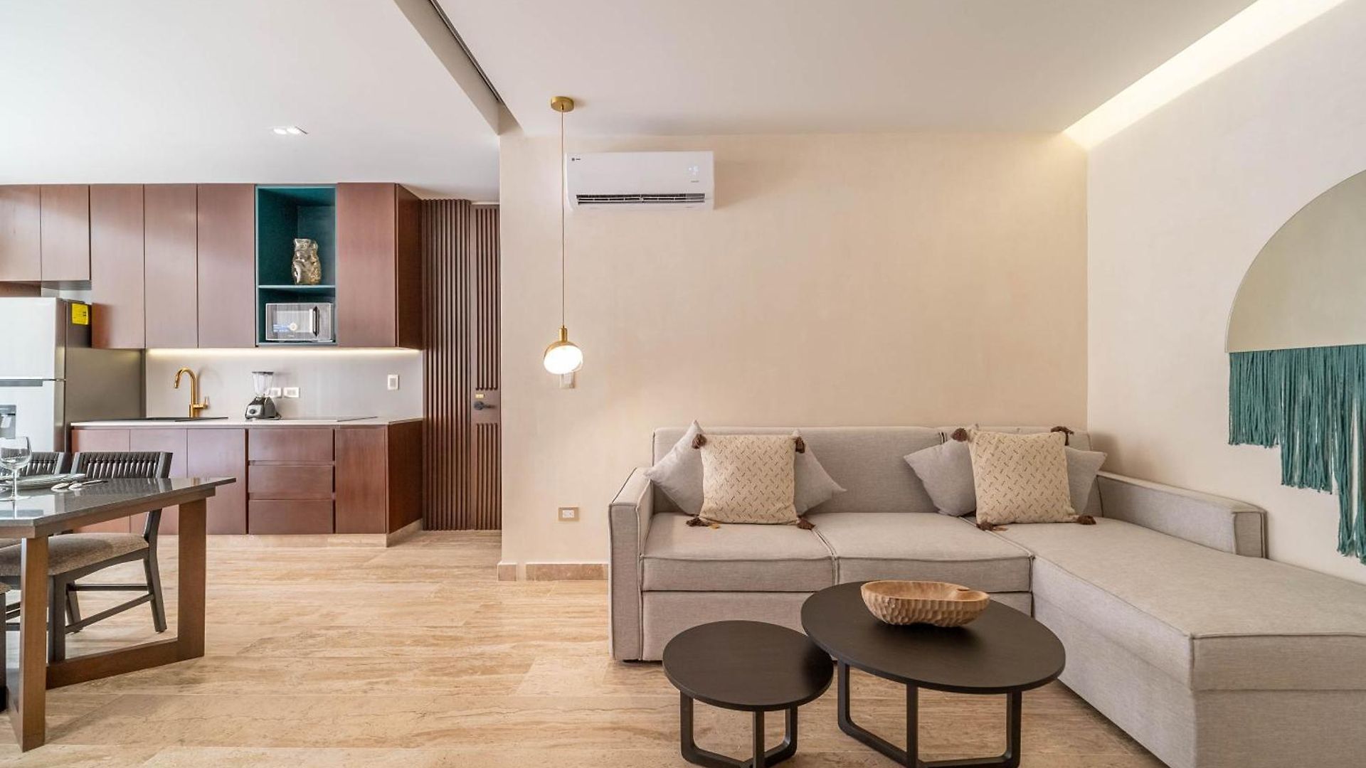 2br Plunge Pool, Rooftop Pool, Gym, Kids Playroom