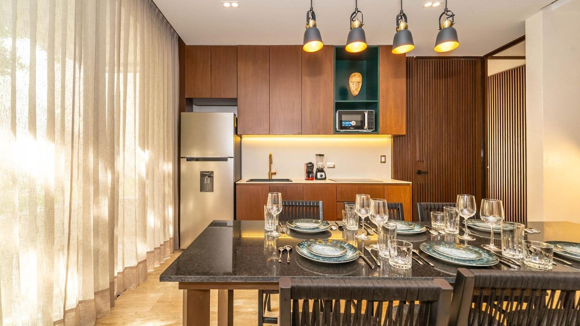 Lux 2br With Rooftop Pool, Spa, Gym, Kids Playroom #229 *