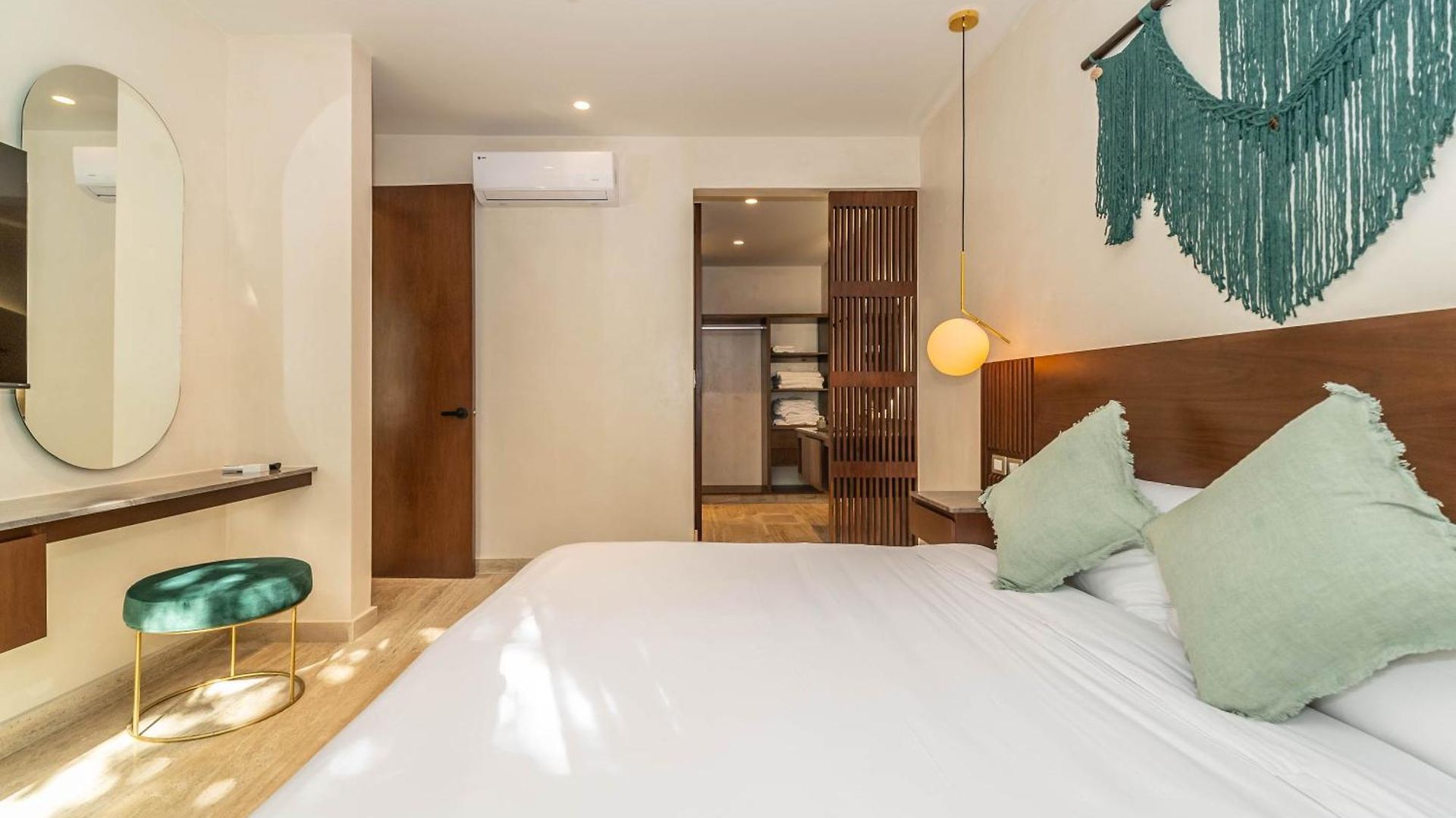 Lux 2br With Rooftop Pool, Spa, Gym, Kids Playroom #229 Holiday home *
