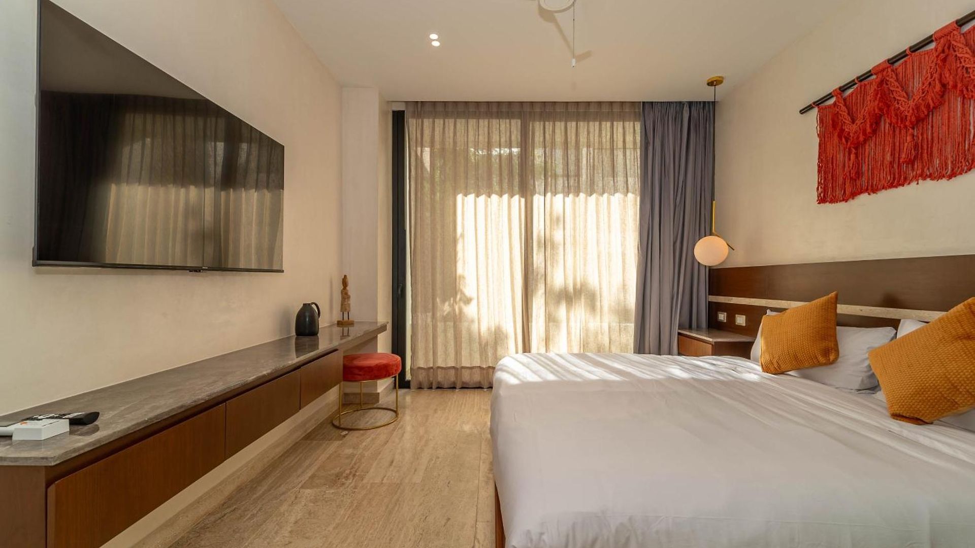 Lux 2br With Rooftop Pool, Spa, Gym, Kids Playroom #229 *
