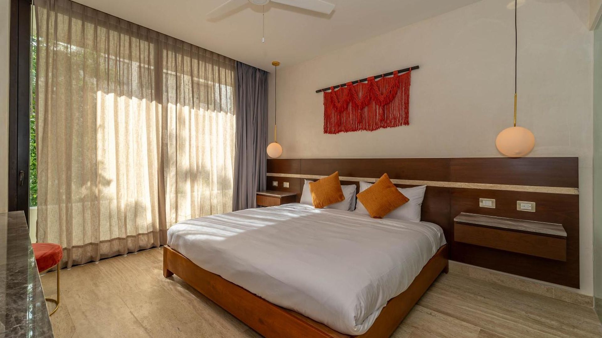 Holiday home Lux 2br With Rooftop Pool, Spa, Gym, Kids Playroom #229 *