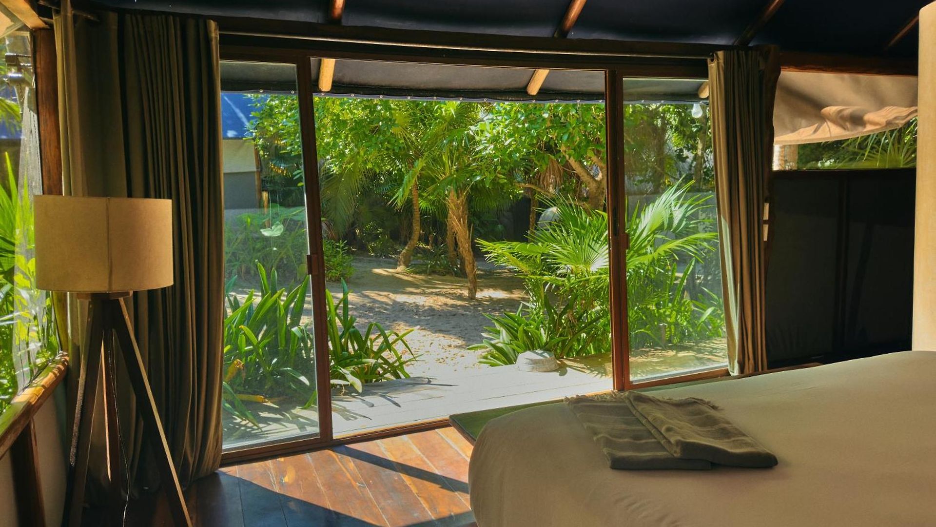 Libelula Beachfront Hotel