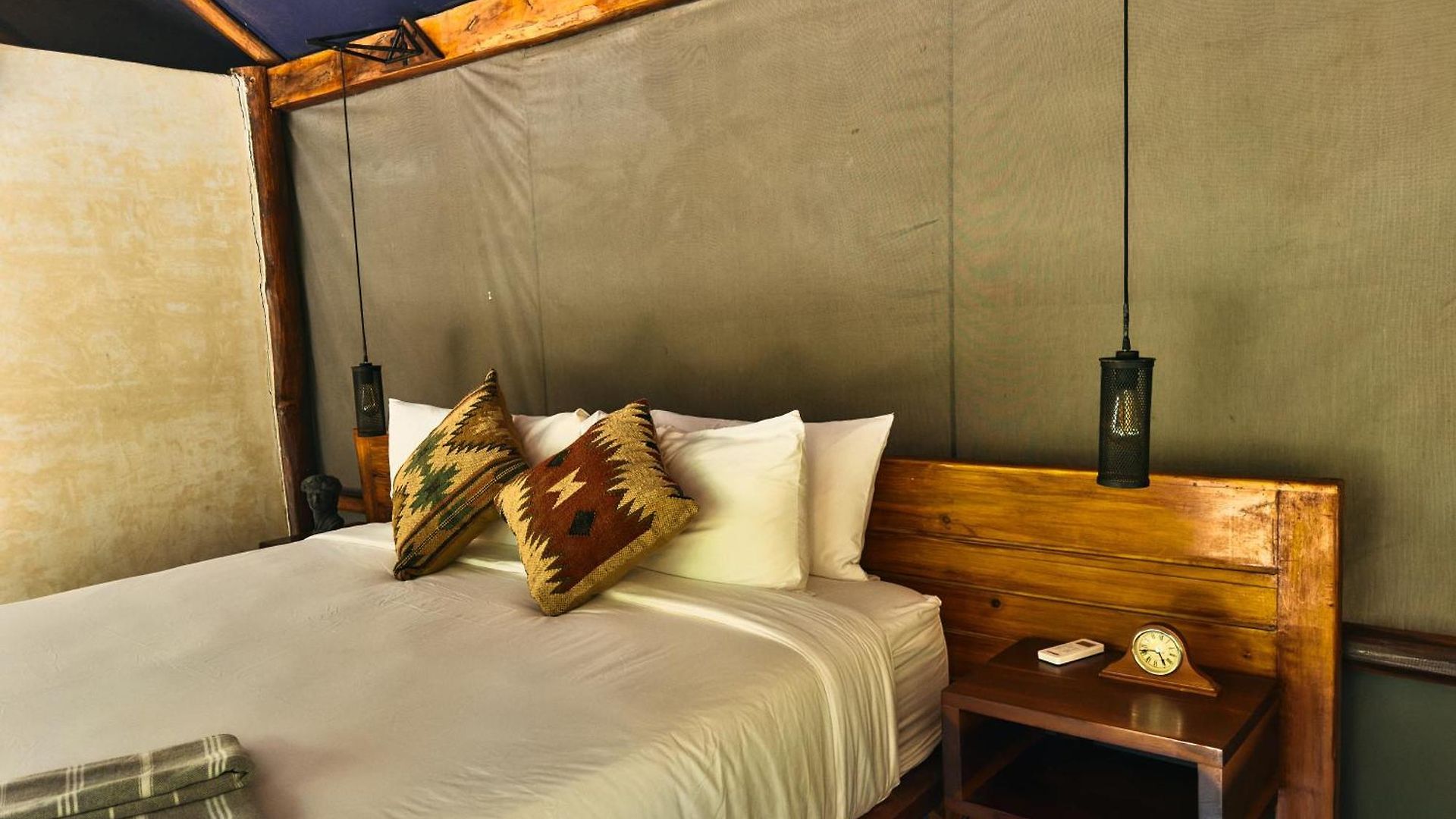Libelula Beachfront Hotel 4*