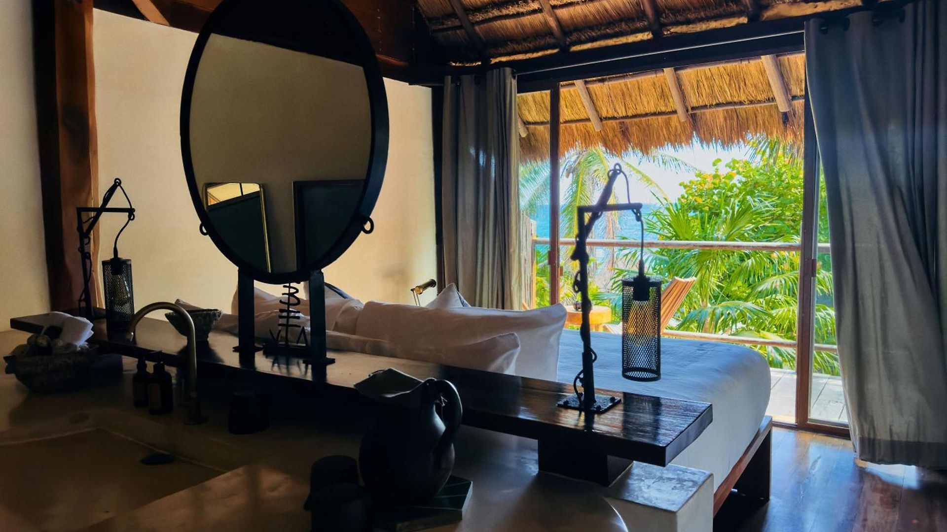 Libelula Beachfront Hotel 4*