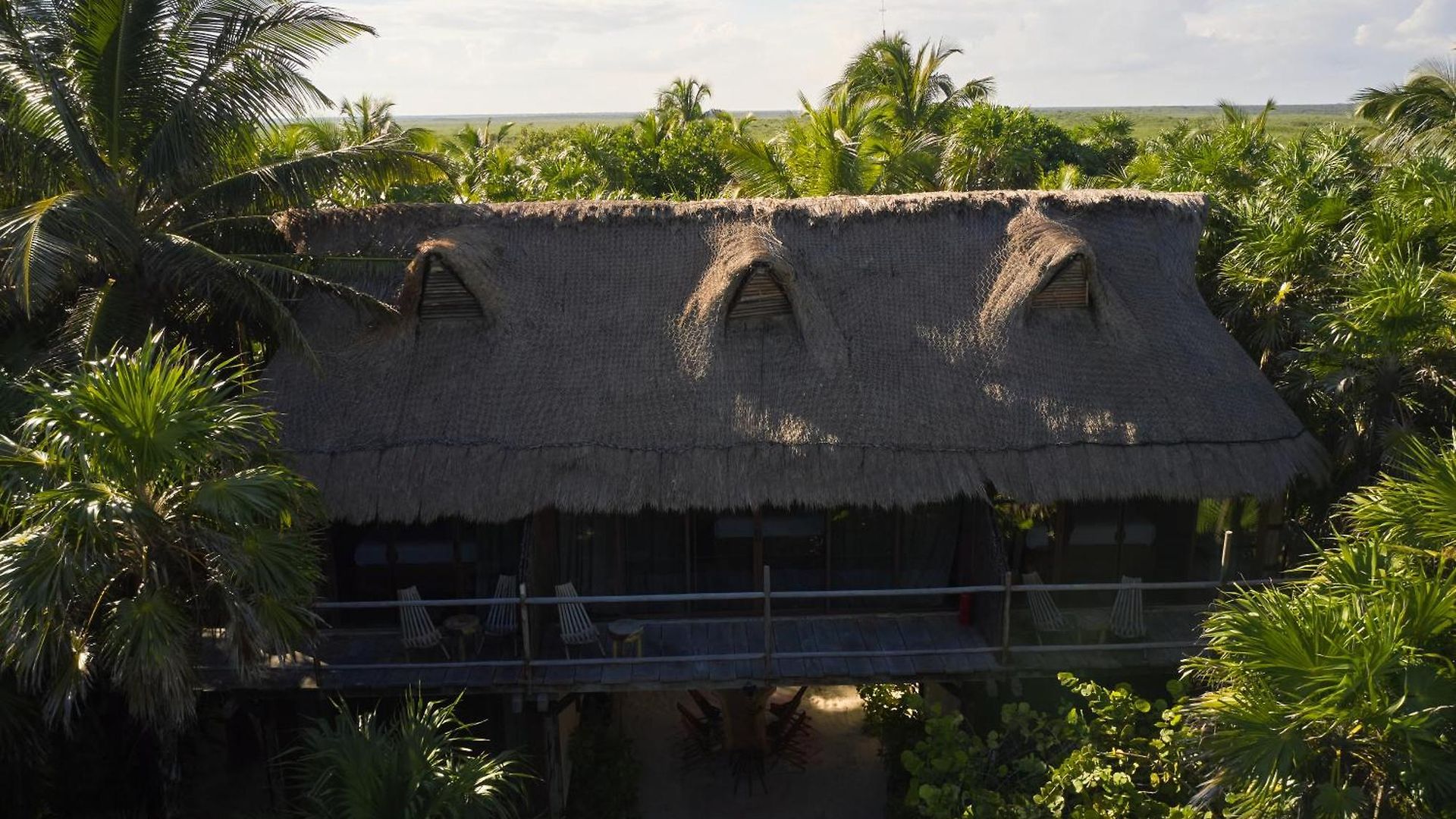 Libelula Beachfront Hotel 4*