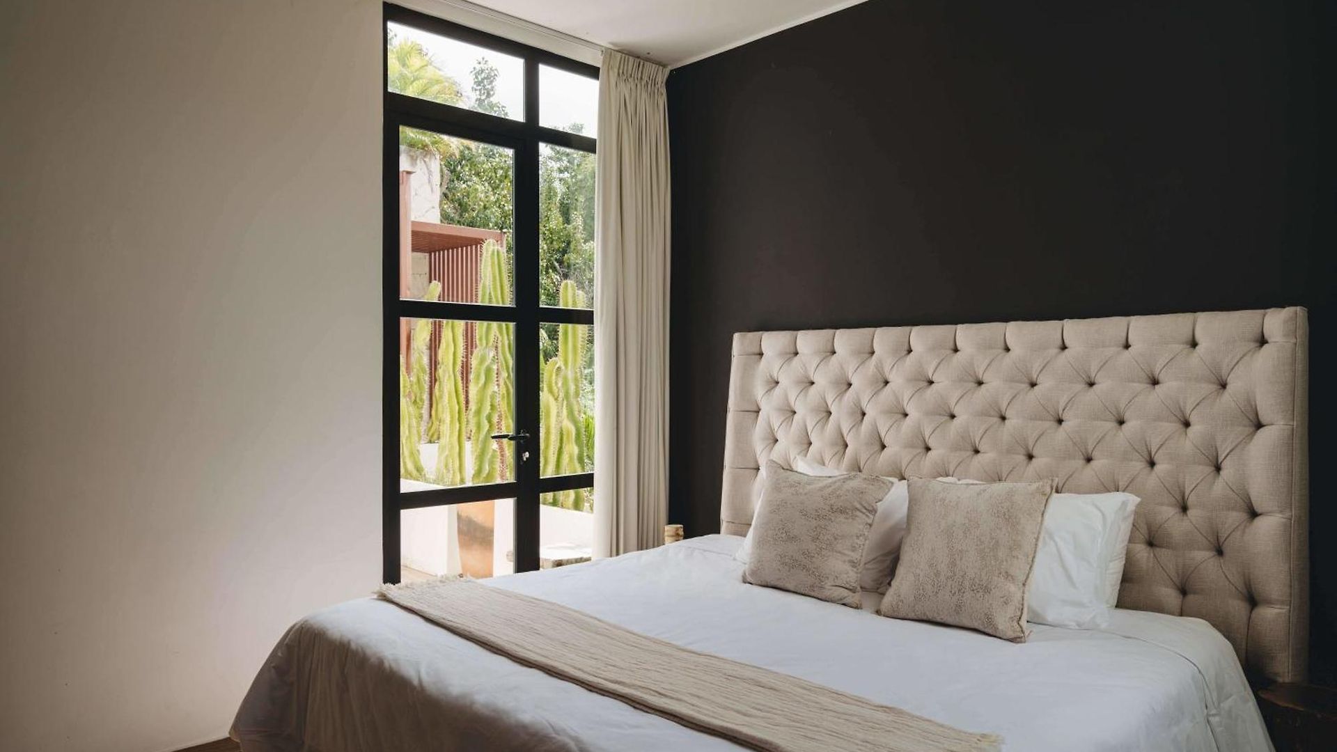 Luxe 8br Double Villa, Gated, Patio & Pool * Tulum