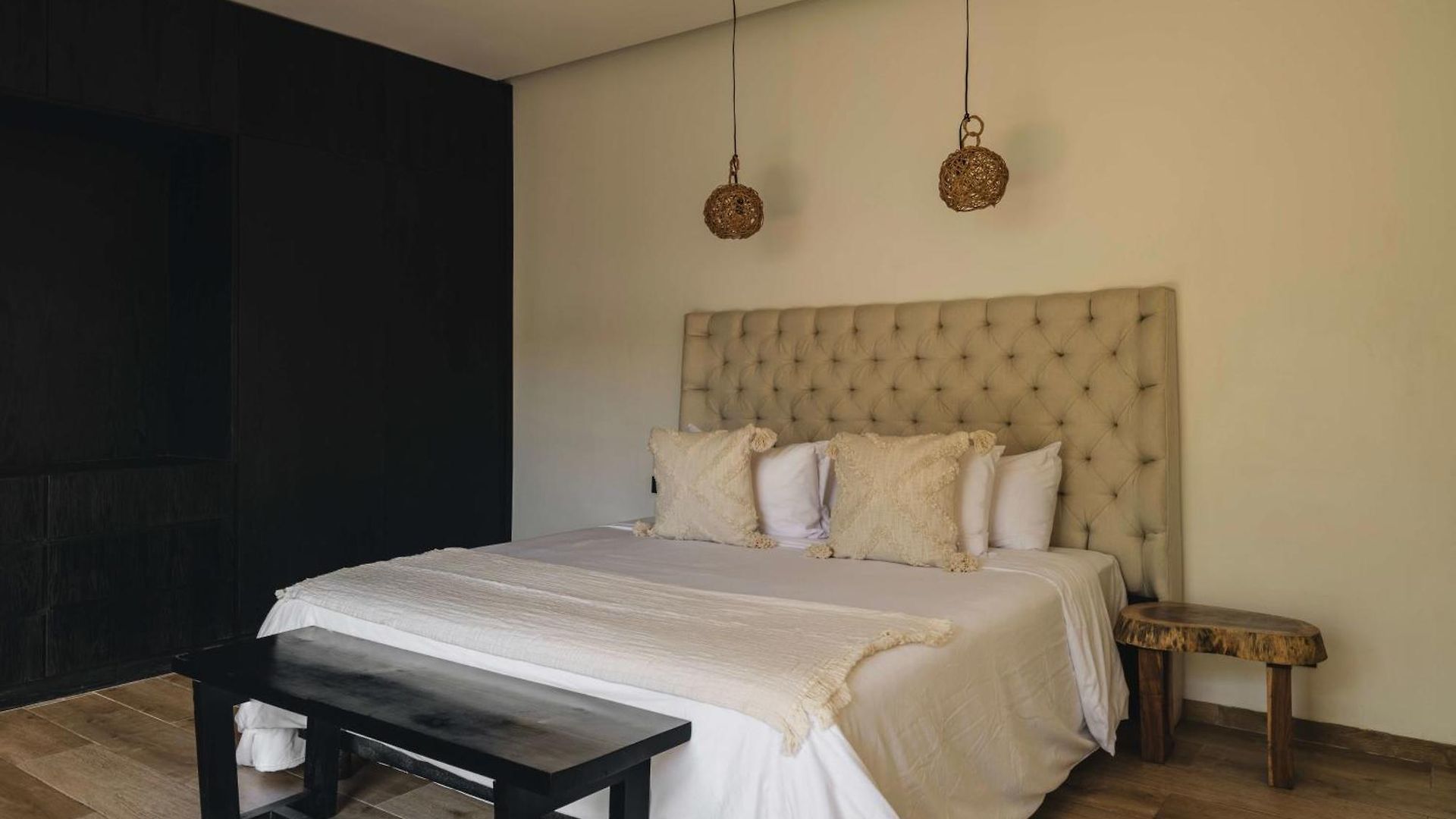 Holiday home Luxe 8br Double Villa, Gated, Patio & Pool
