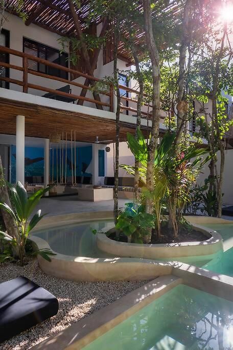 Twin 8br, Concierge, Gated ,jacuzzi, Paddle Court Holiday home *