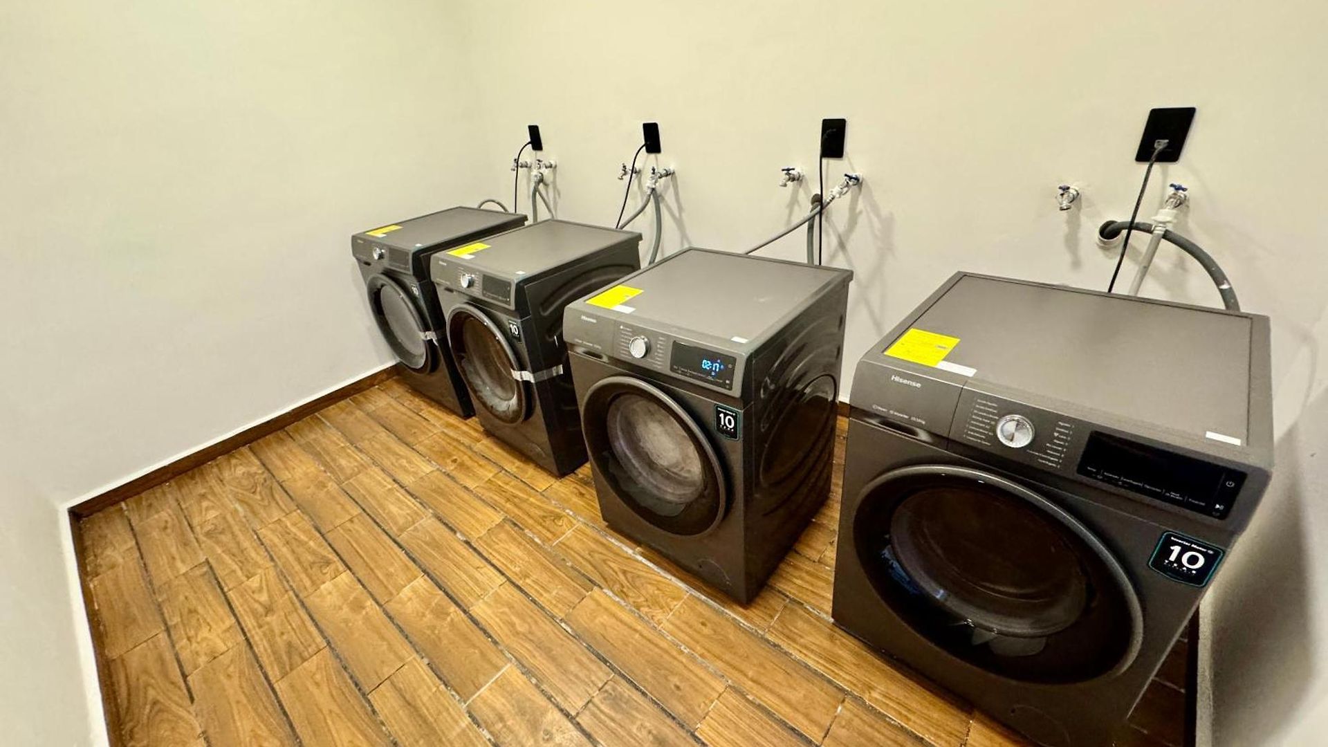 Chic 2br Condo, Private Jacuzzi And 2 Free Bikes Apartment