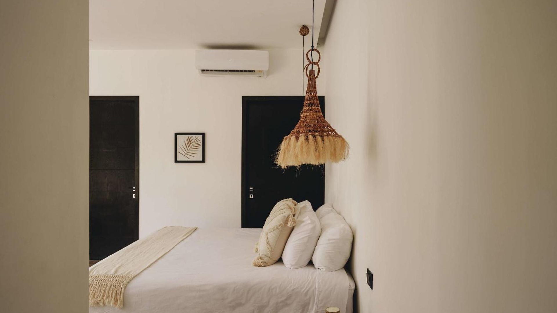 Villa Elegant 4 Bedroom Villa, Gated Access & Personalized Concierge *