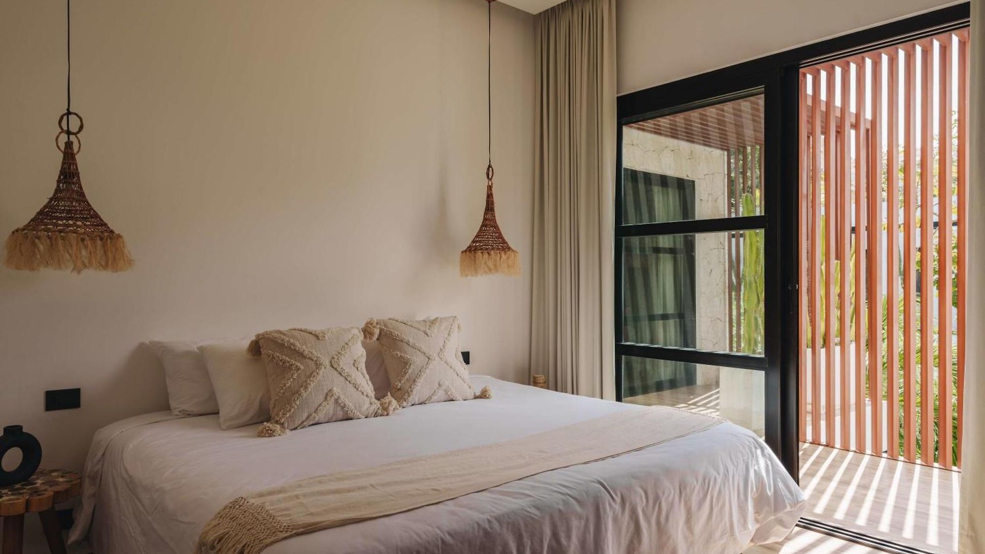 Elegant 4 Bedroom Villa, Gated Access & Personalized Concierge *