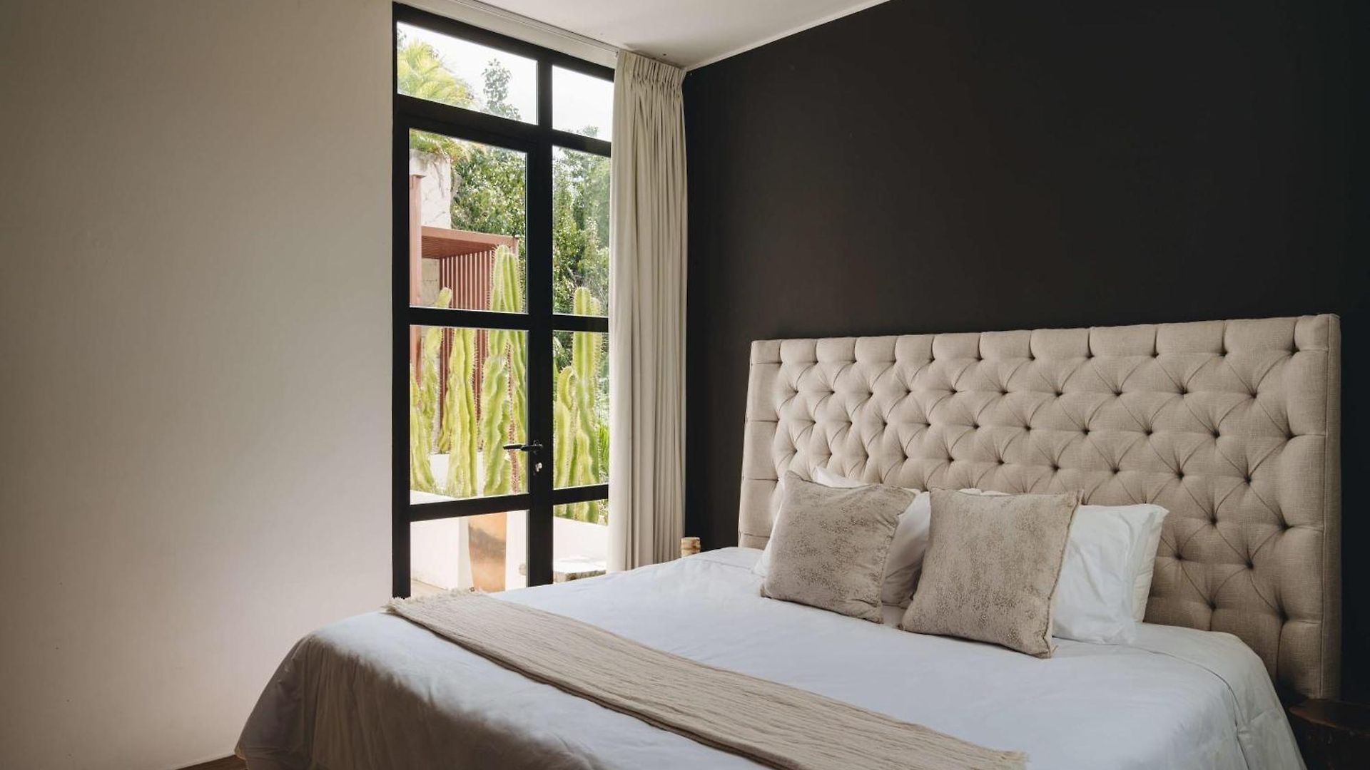 Elegant 4 Bedroom Villa, Gated Access & Personalized Concierge Villa Tulum