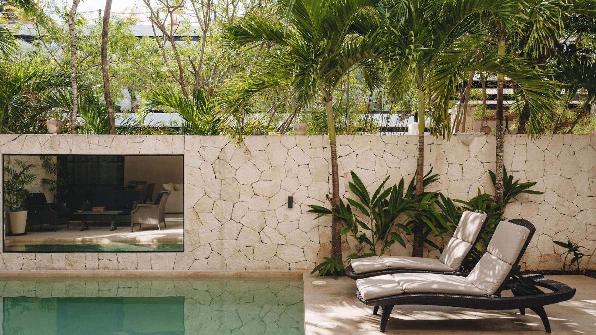 Villa Elegant 4 Bedroom Villa, Gated Access & Personalized Concierge *