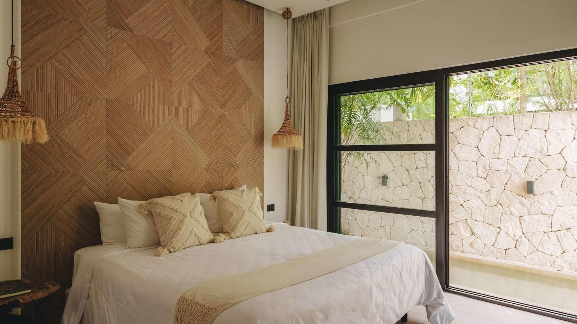 Elegant 4 Bedroom Villa, Gated Access & Personalized Concierge Tulum