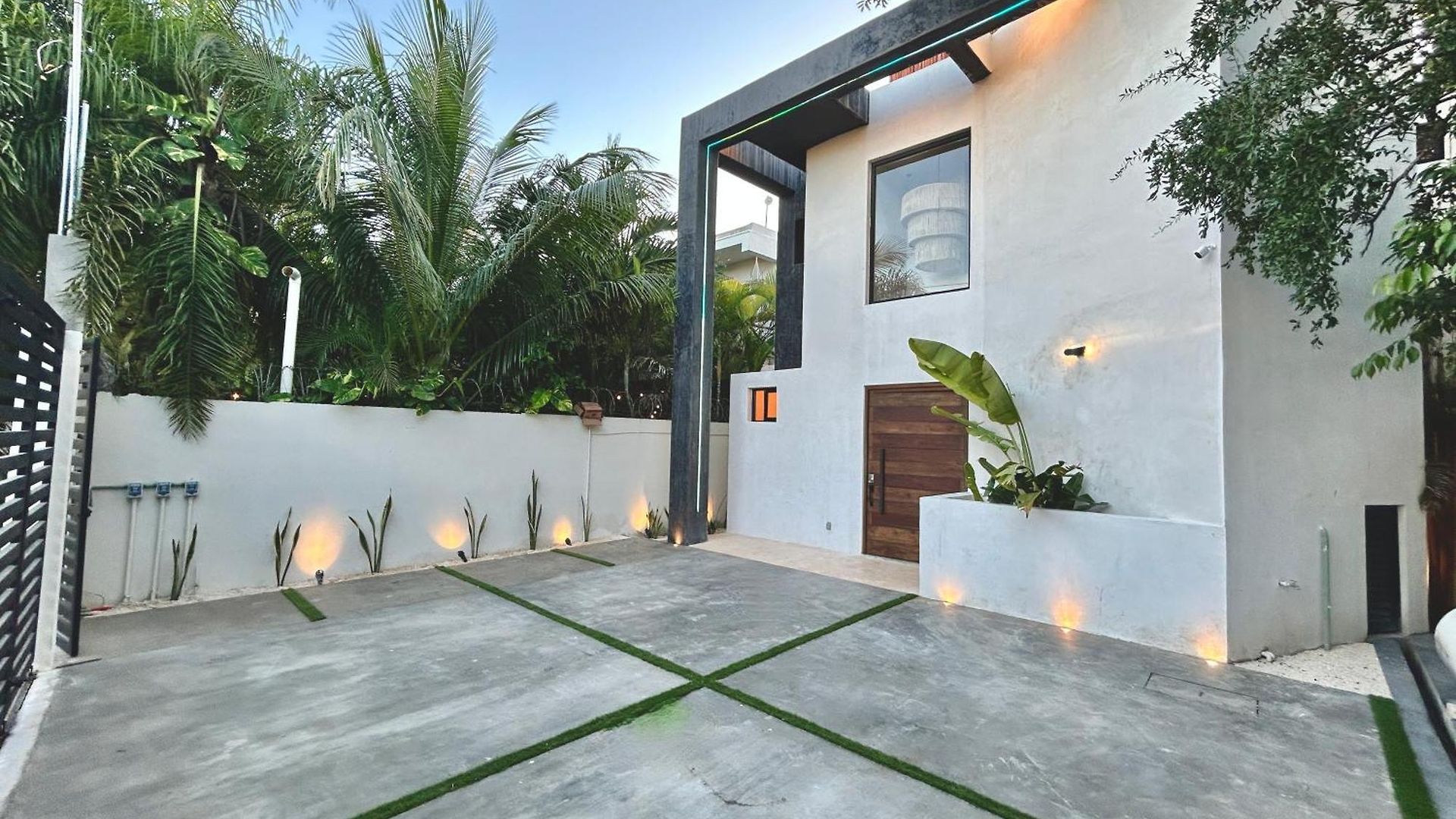 Stunning In The Heart Of La Veleta Villa Tulum
