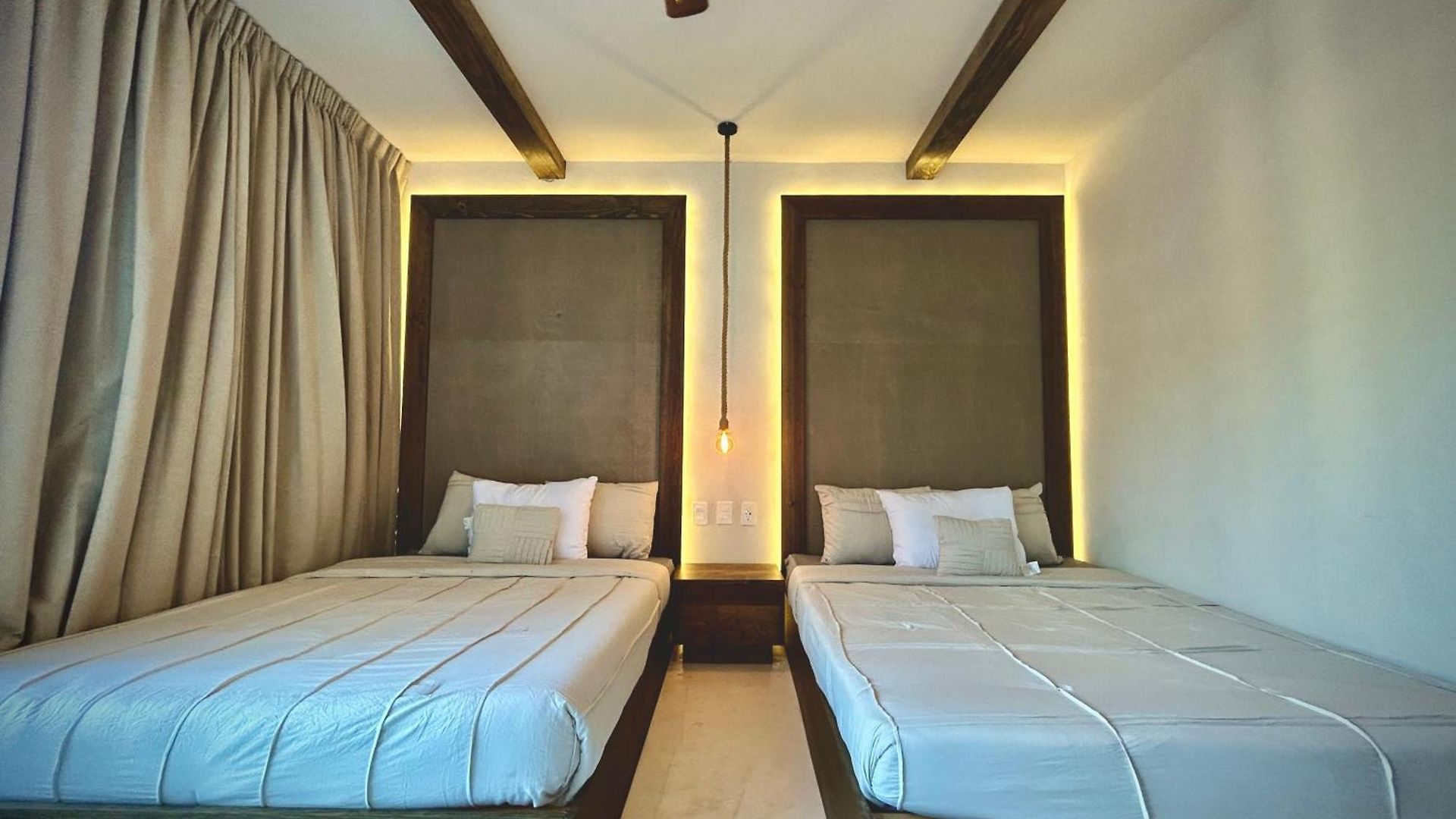 Stunning In The Heart Of La Veleta *