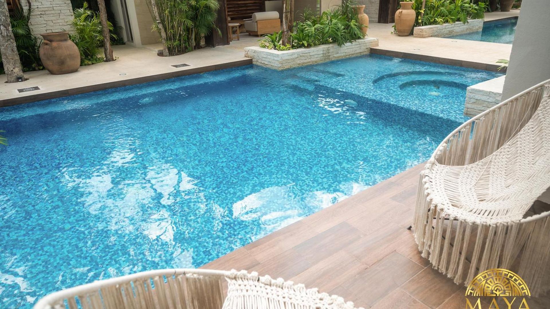 Apartahotel Nhoa By Maya Pm 4*