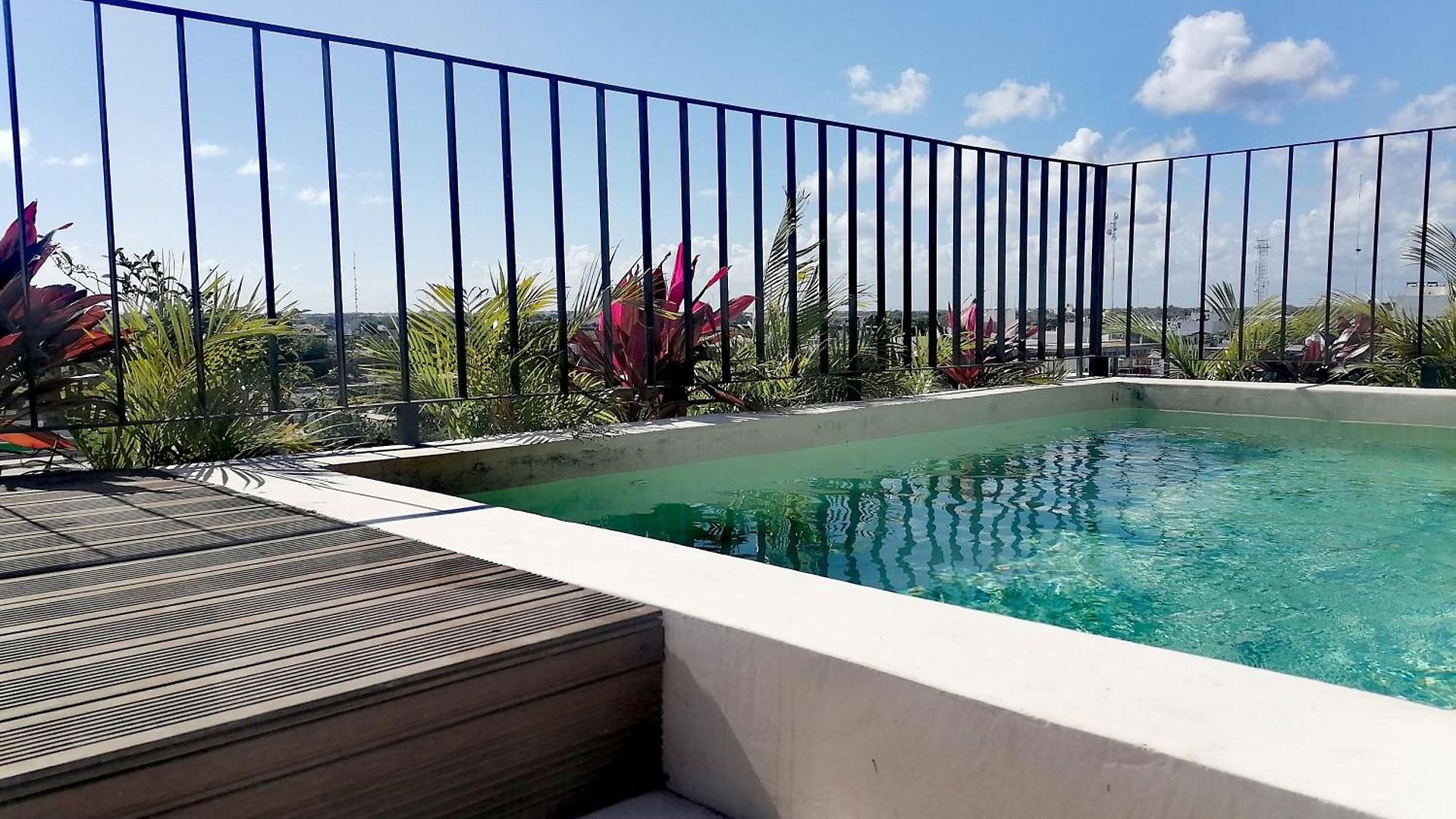 Apartamento Bright 2br Loft With Rooftop Pool In Downtown Location
