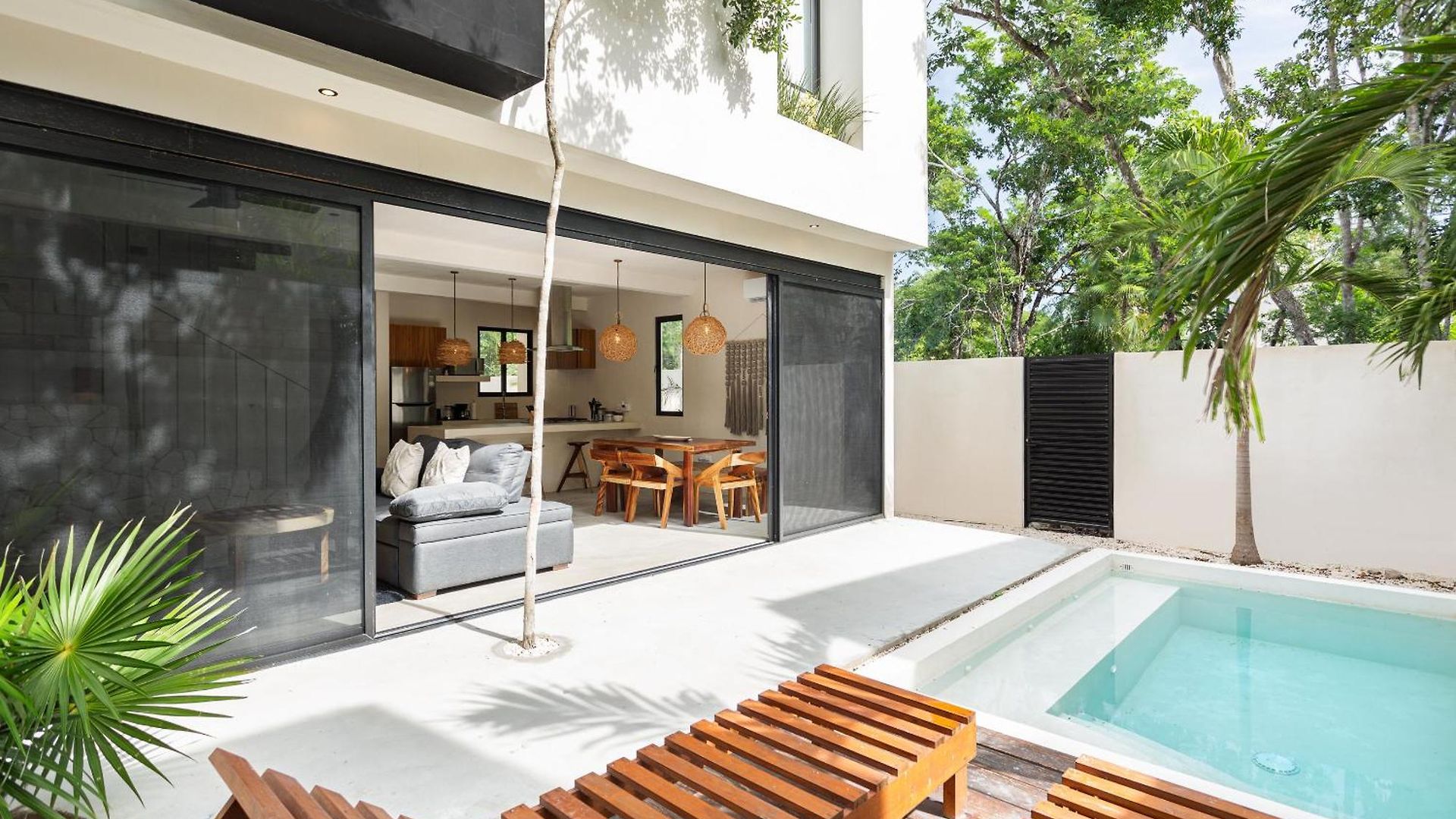 Luxury Near 10 Px