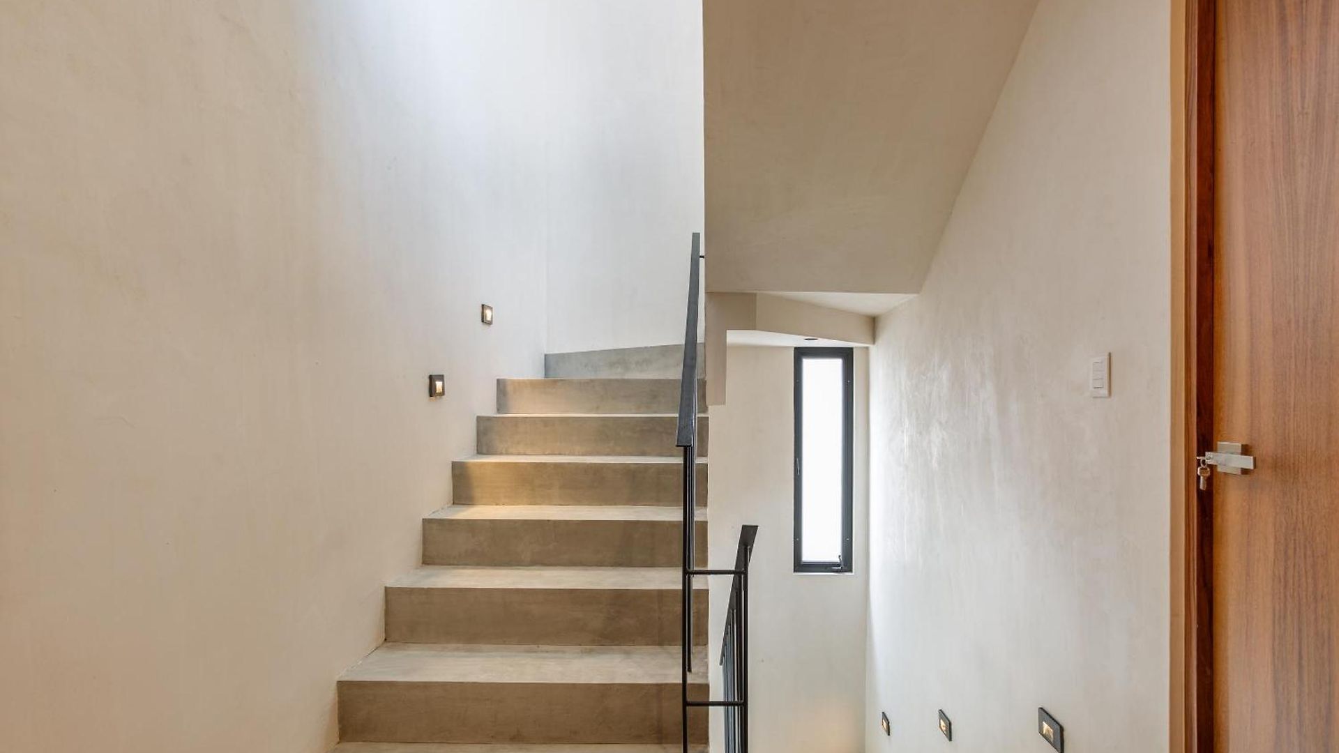 Luxury Near 10 Px Villa