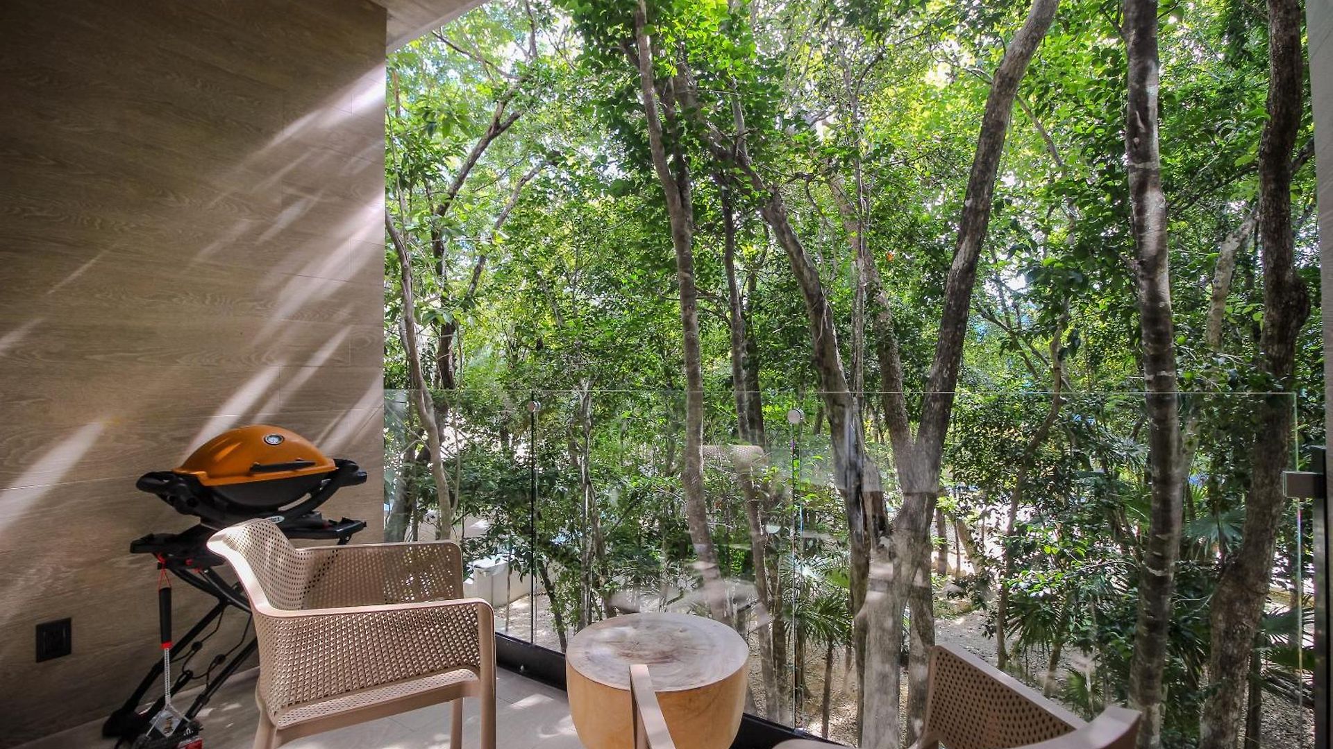 Apartment Luxury With Rooftop Pool In Location