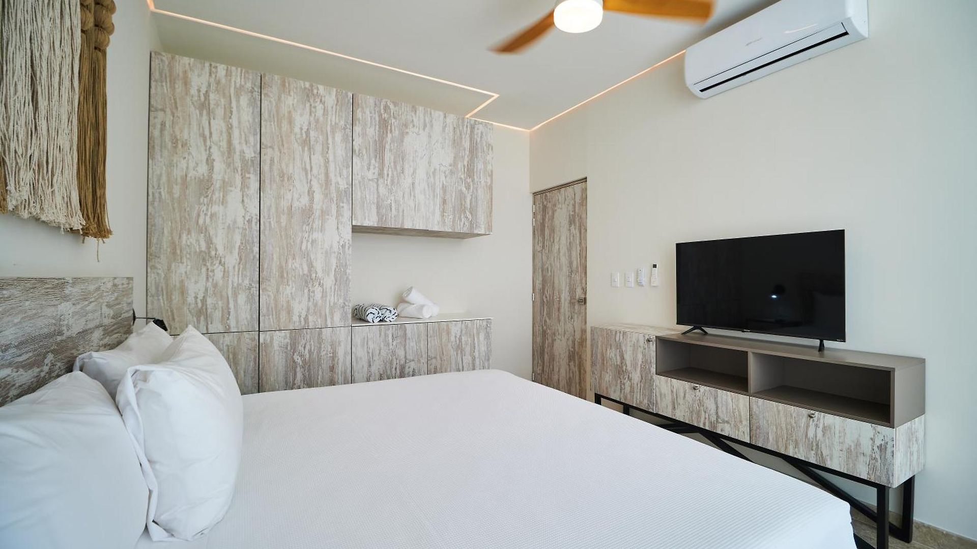 Luxury 2 Story Penthouse With Private Pool, Gym & Rooftop * Tulum