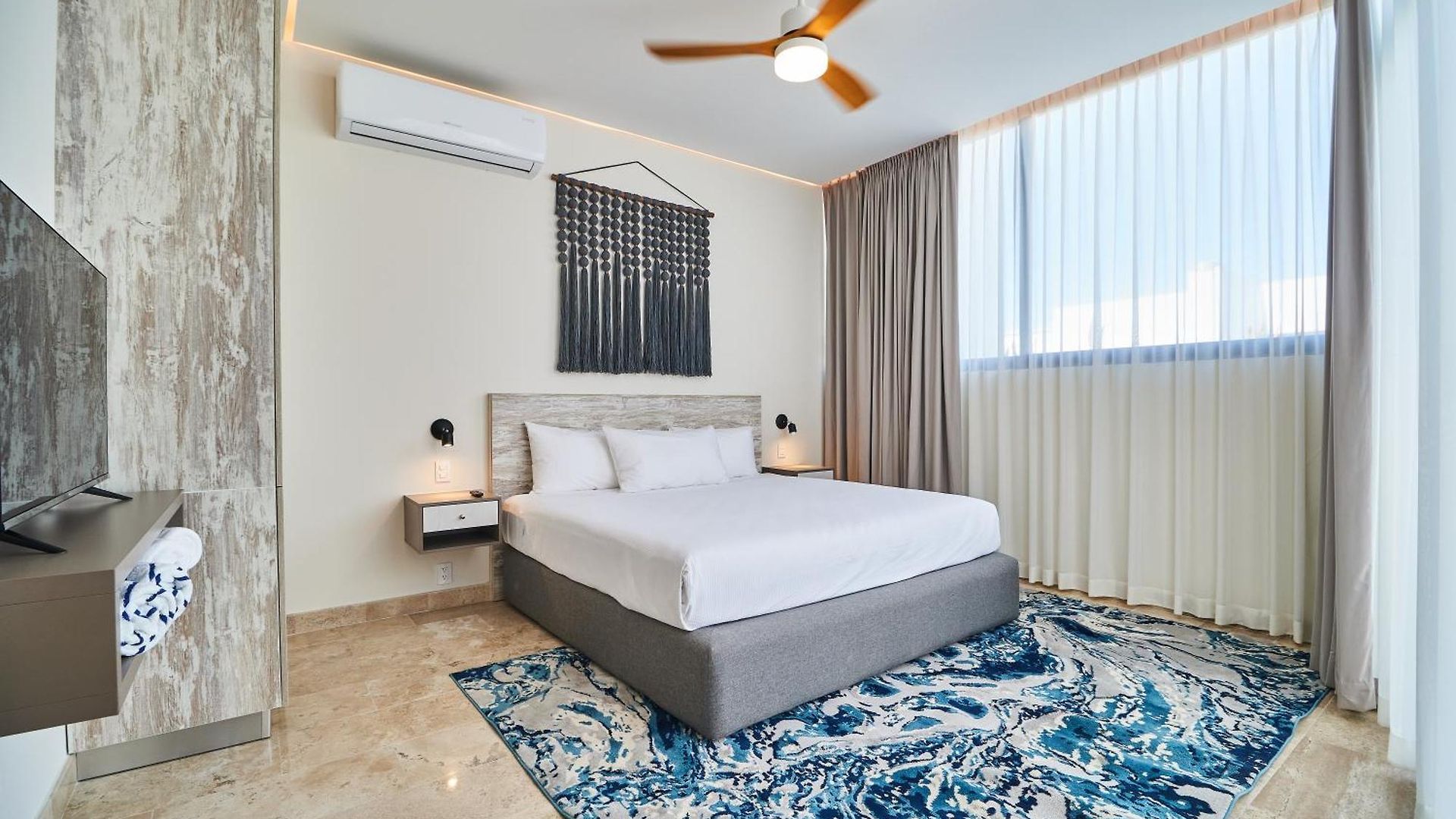 Luxury 2 Story Penthouse With Private Pool, Gym & Rooftop Apartamento *