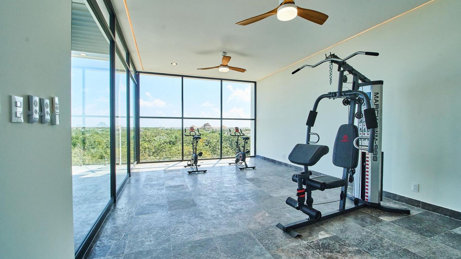 Luxury 2 Story Penthouse With Private Pool, Gym & Rooftop Apartamento