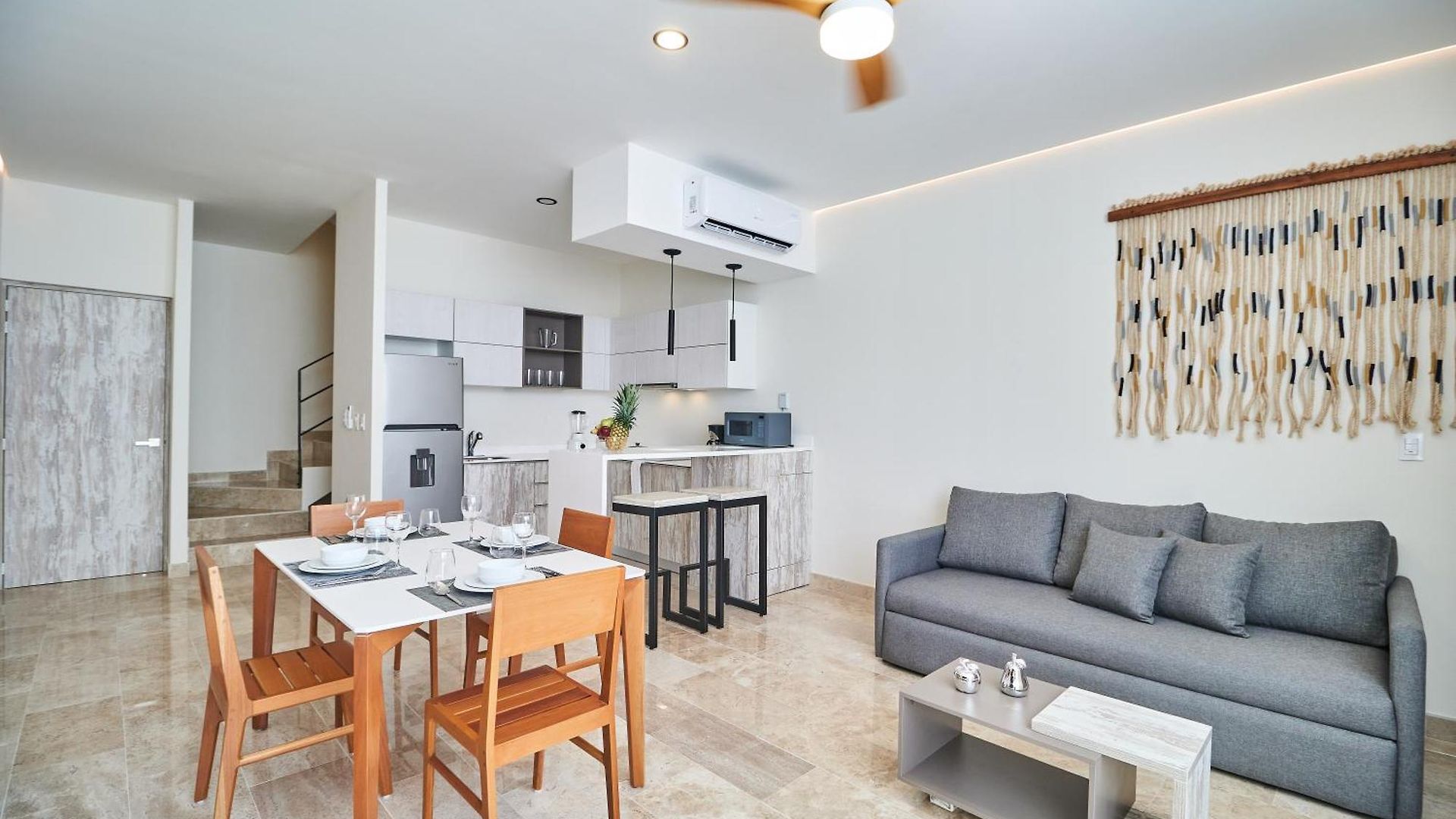 Luxury 2 Story Penthouse With Private Pool, Gym & Rooftop Apartamento