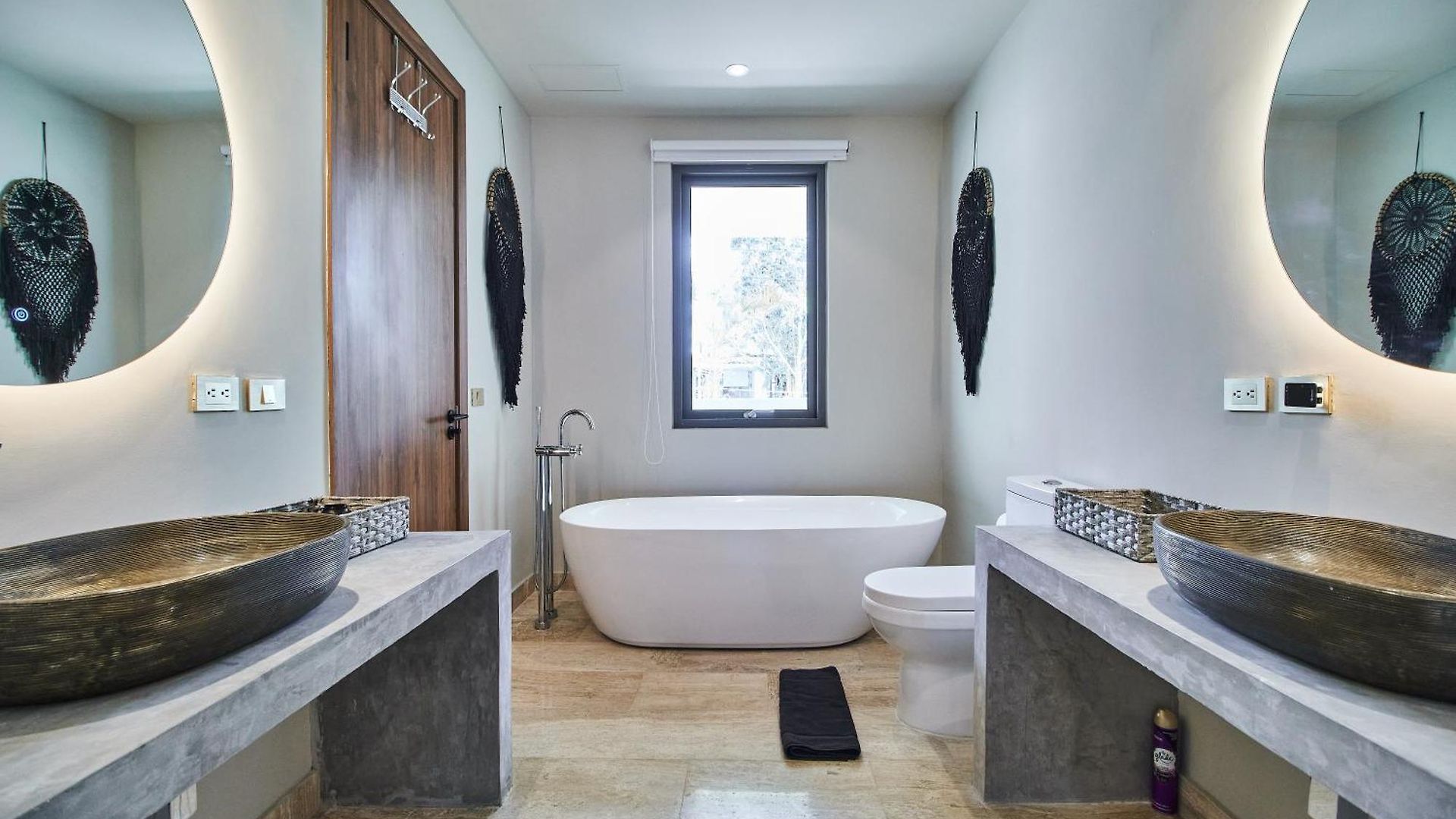 Luxury With 2 Pools, Open Terraces And Sun Deck