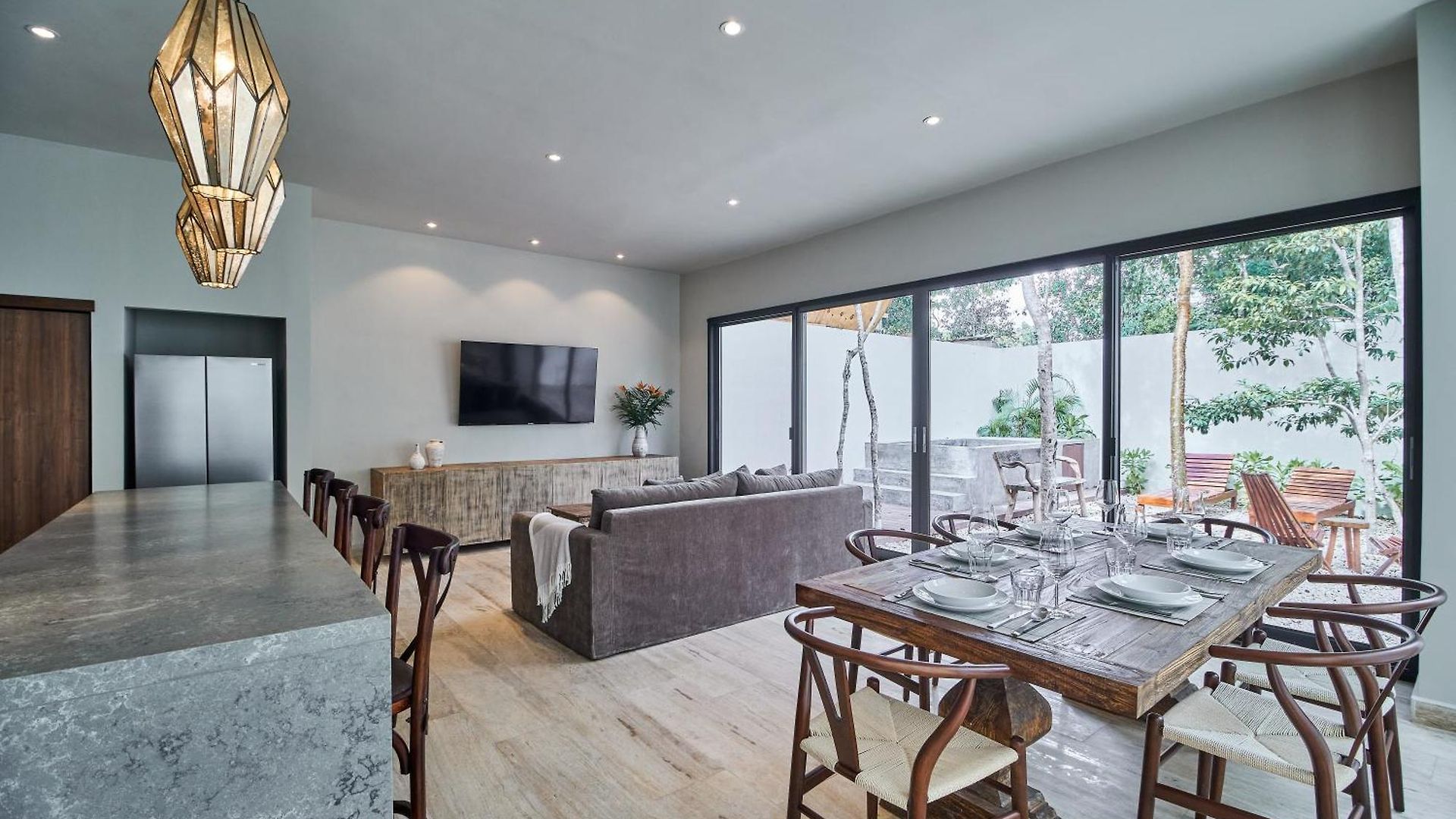 Luxury With 2 Pools, Open Terraces And Sun Deck