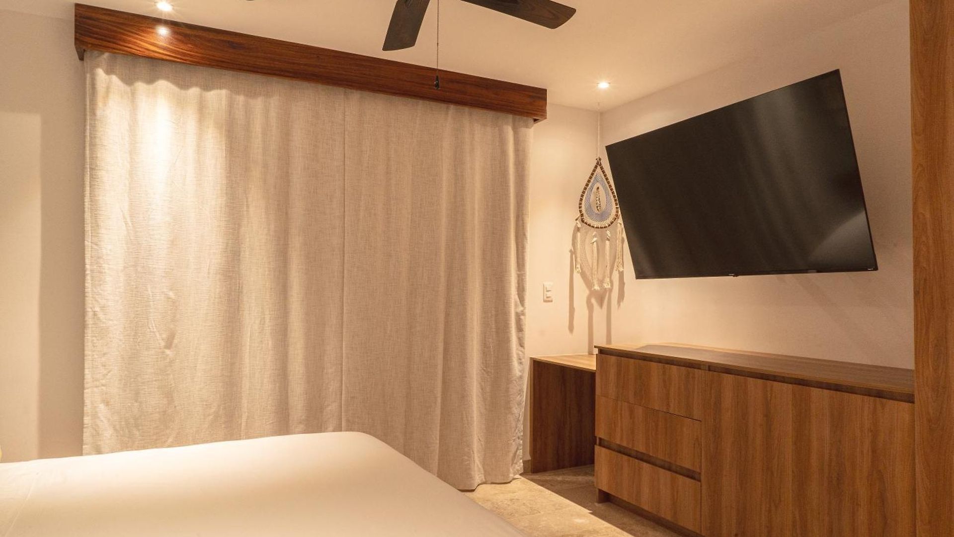 Modern Sleeps 2 Tulum
