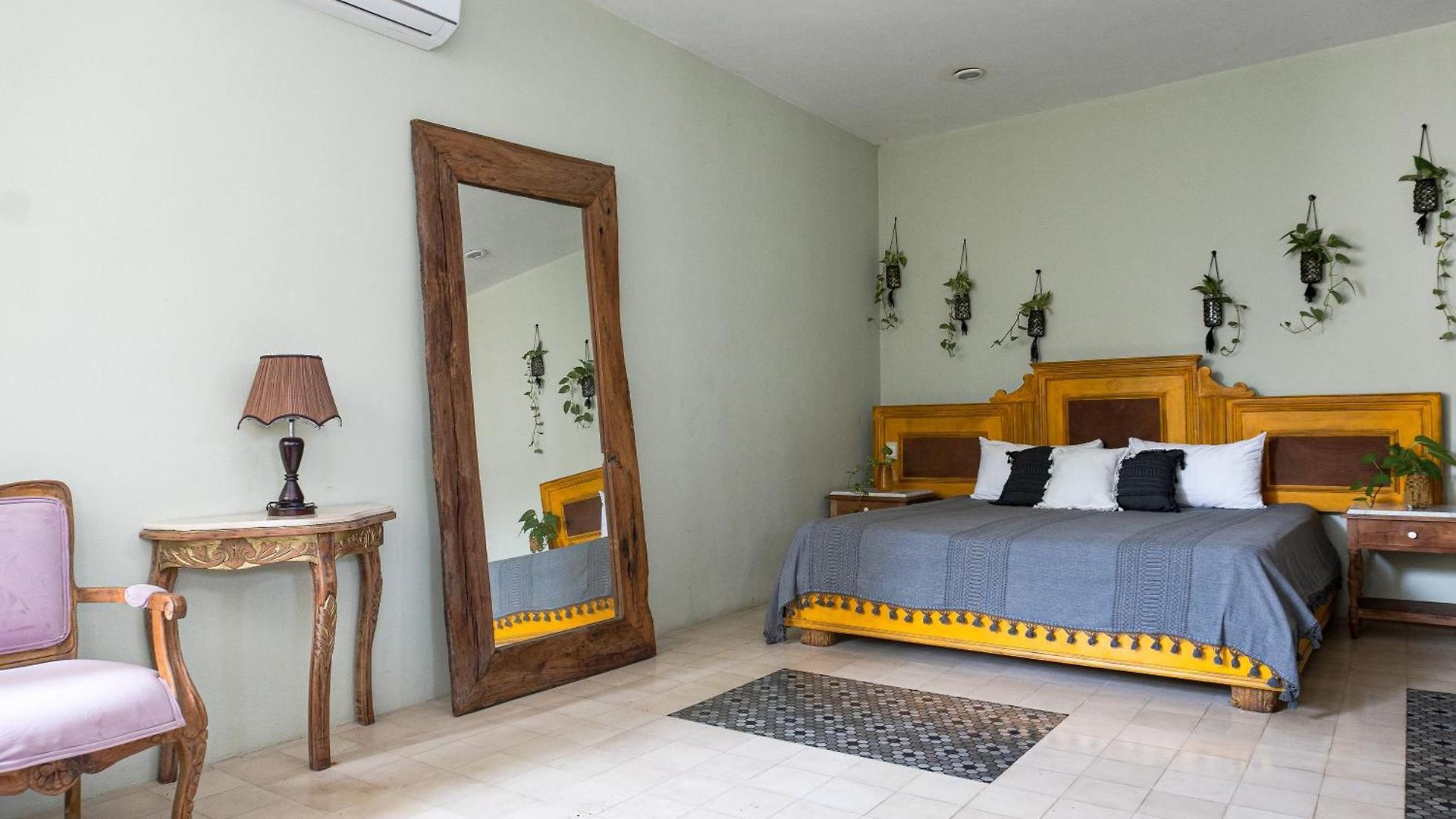 Xscapetulum Hotel 4*