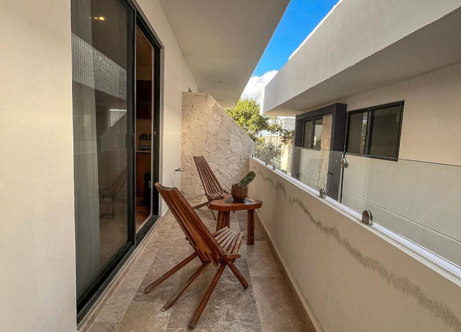 Elegant With Private Bathroom In Luxury Penthouse Apartment *