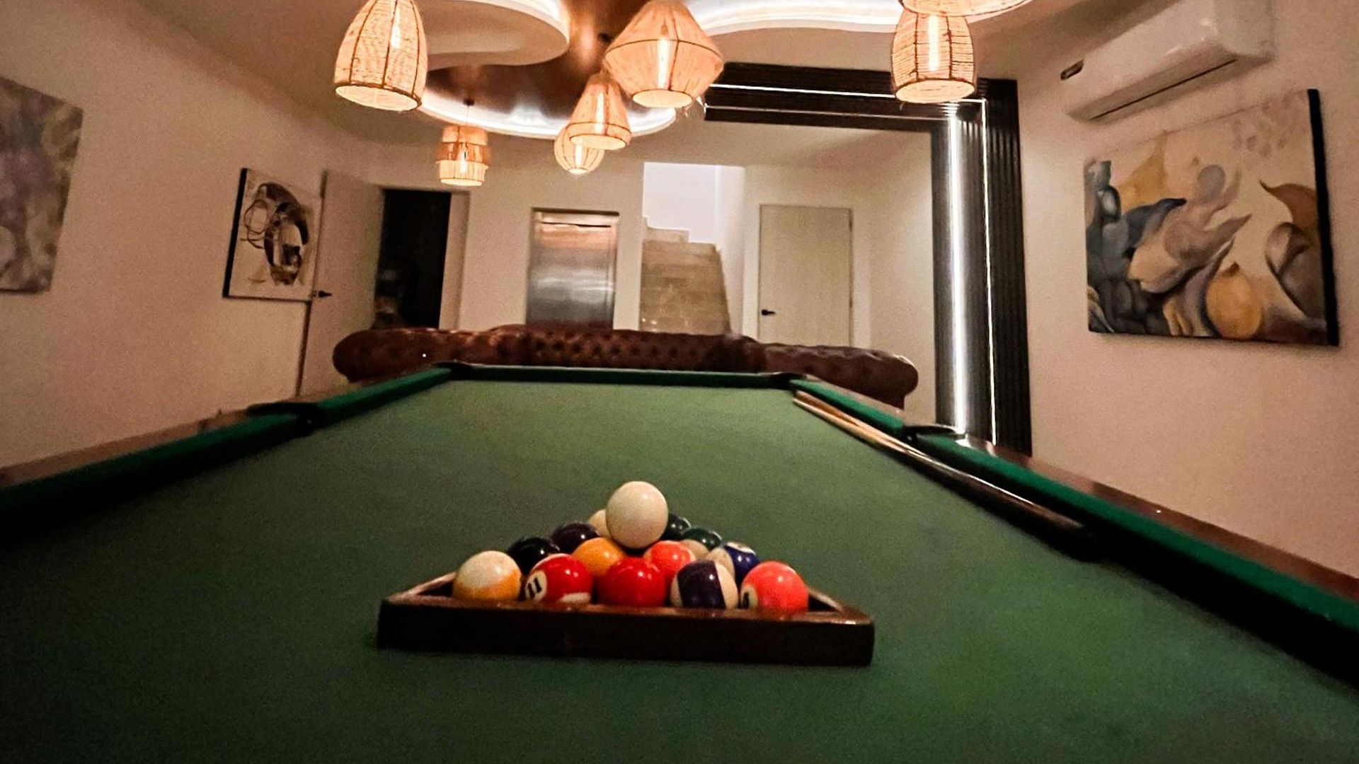 Elegant With Private Bathroom In Luxury Penthouse Apartment *