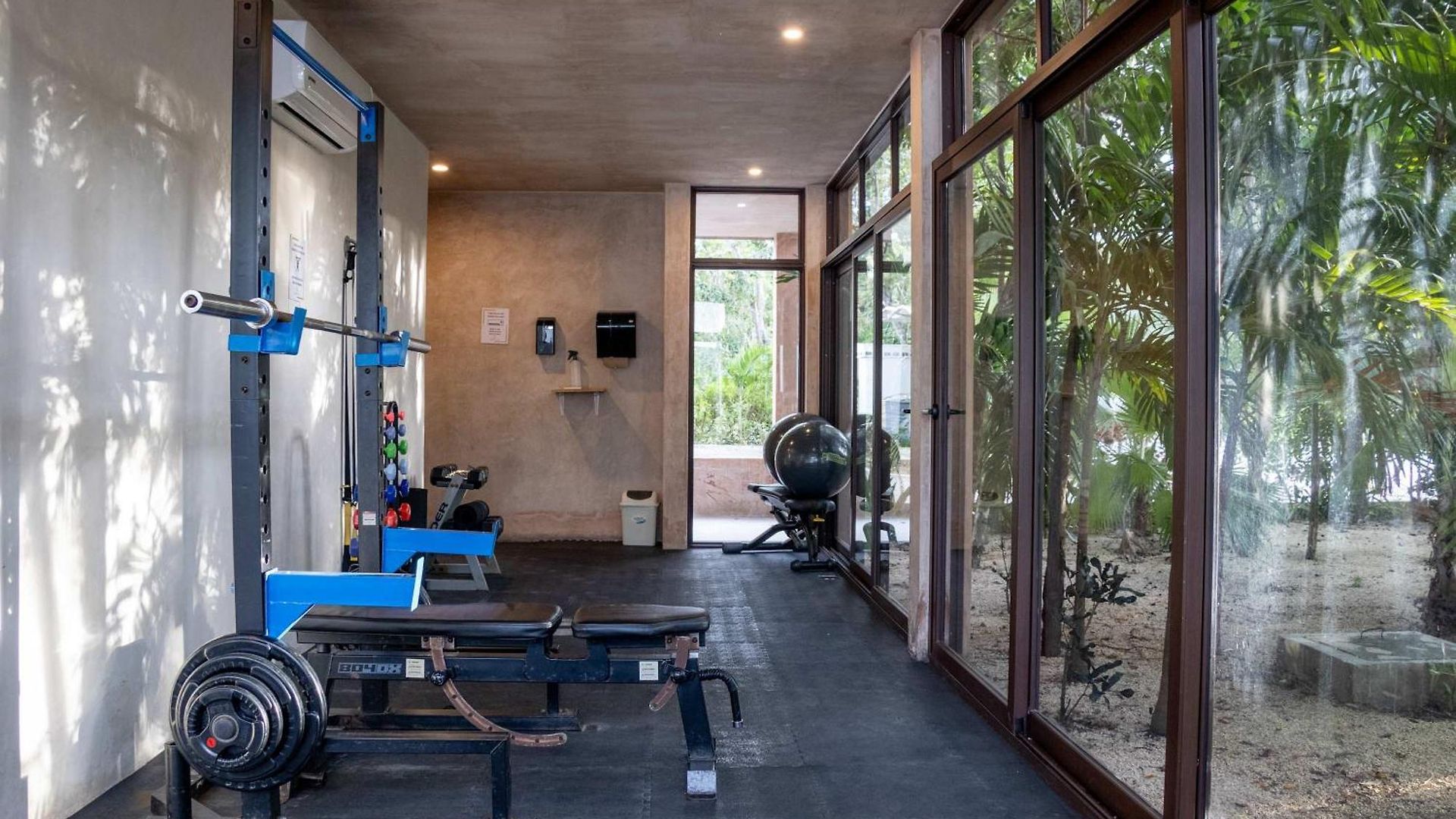 Modern With 2 Bdr Gym & Pool Tulum