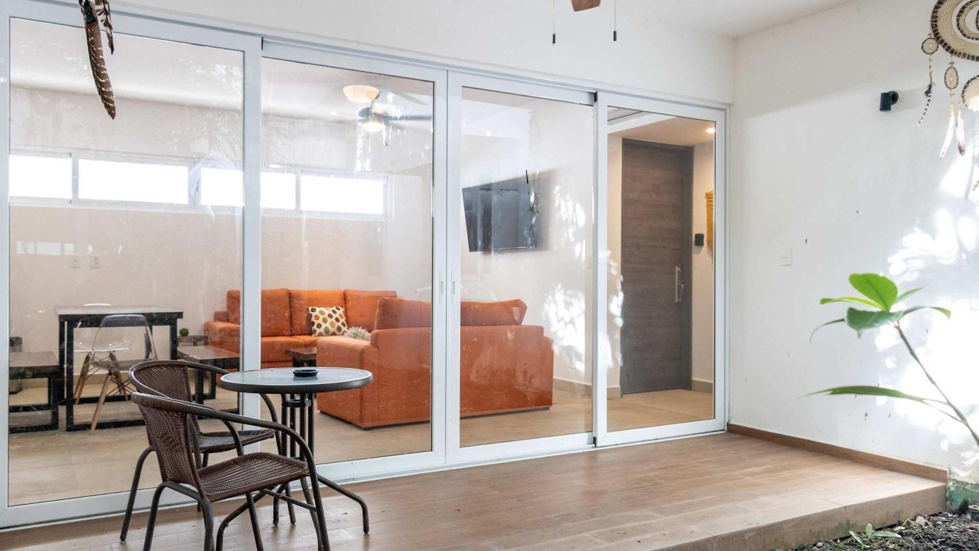 Modern With 2 Bdr Gym & Pool *