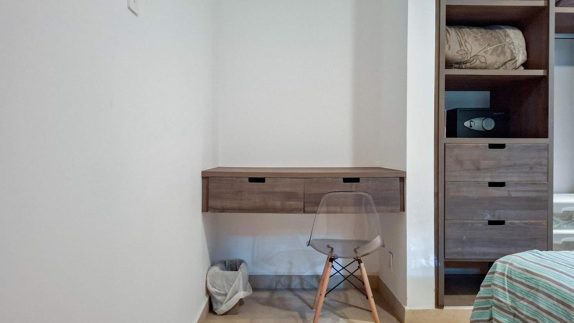 Modern With 2 Bdr Gym & Pool *