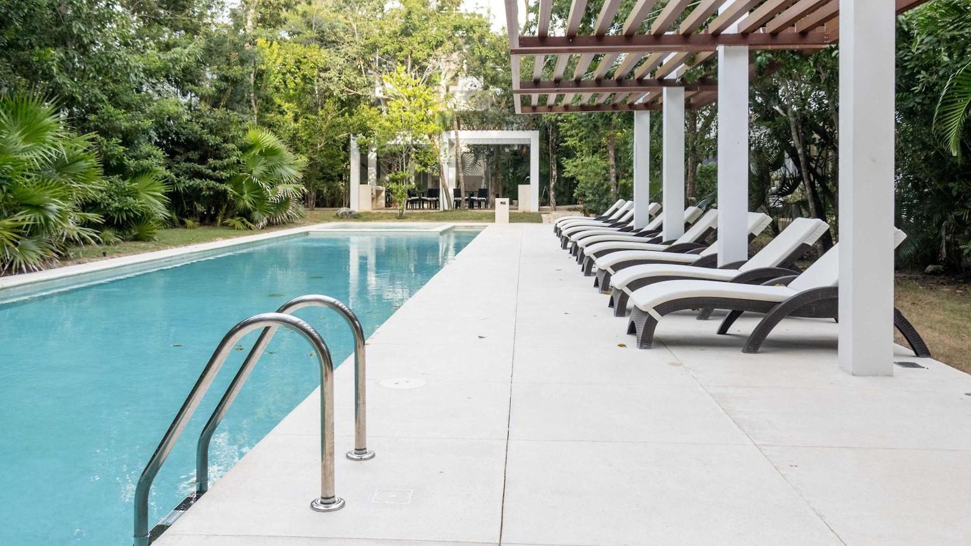 Modern With 2 Bdr Gym & Pool Apartamento