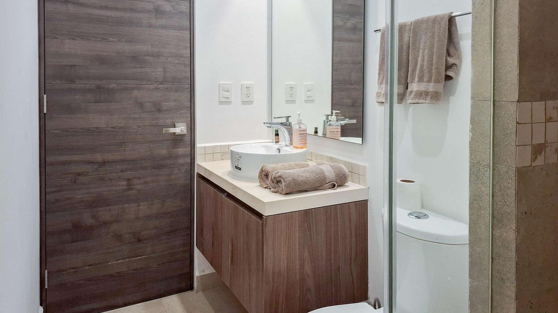 Modern With 2 Bdr Gym & Pool Tulum