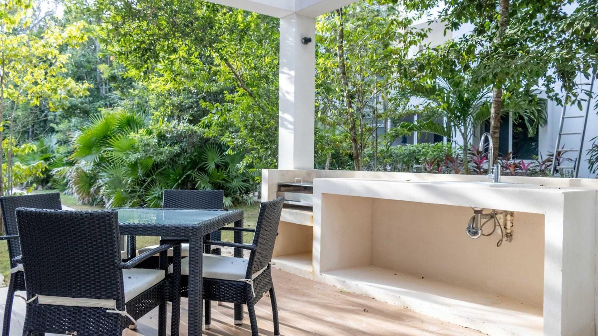 Apartamento Modern With 2 Bdr Gym & Pool *