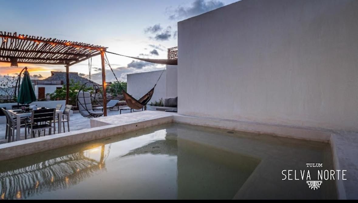Jungle Hotel 4*