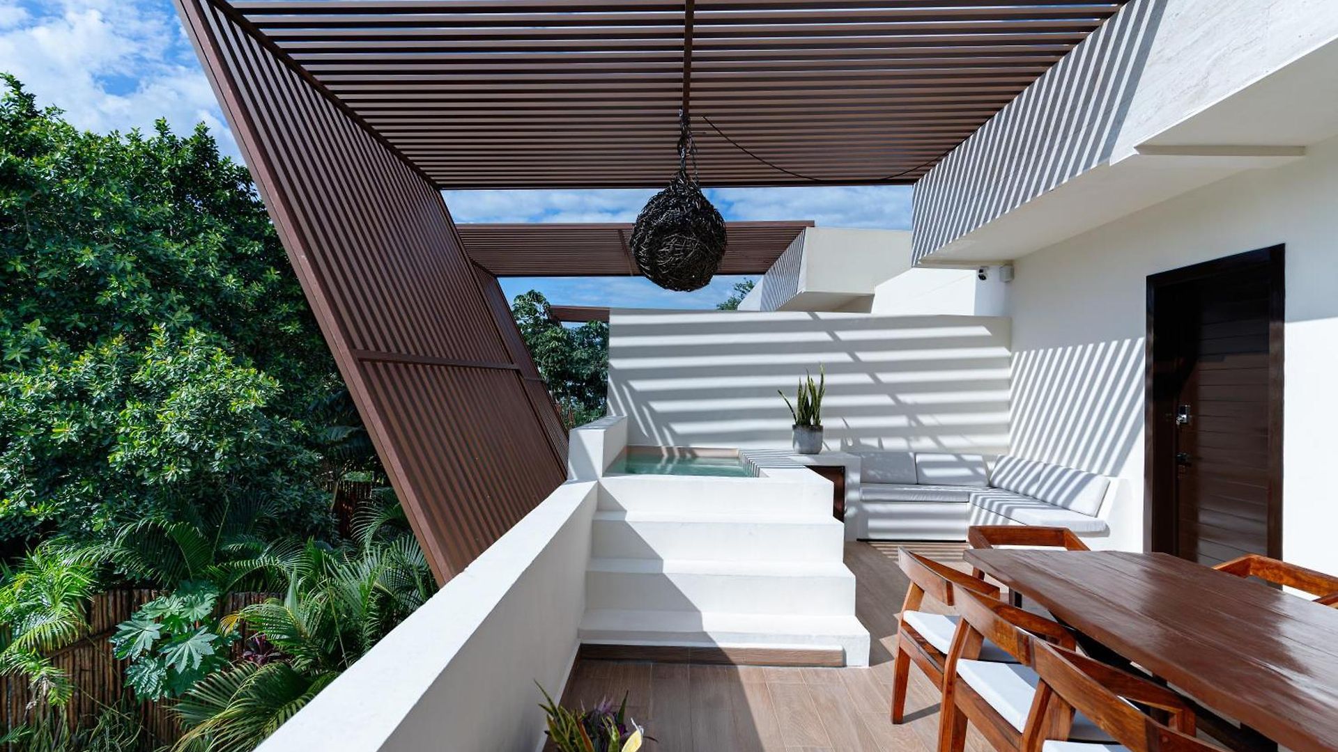 Casa Asana 5 Luxe Retreat