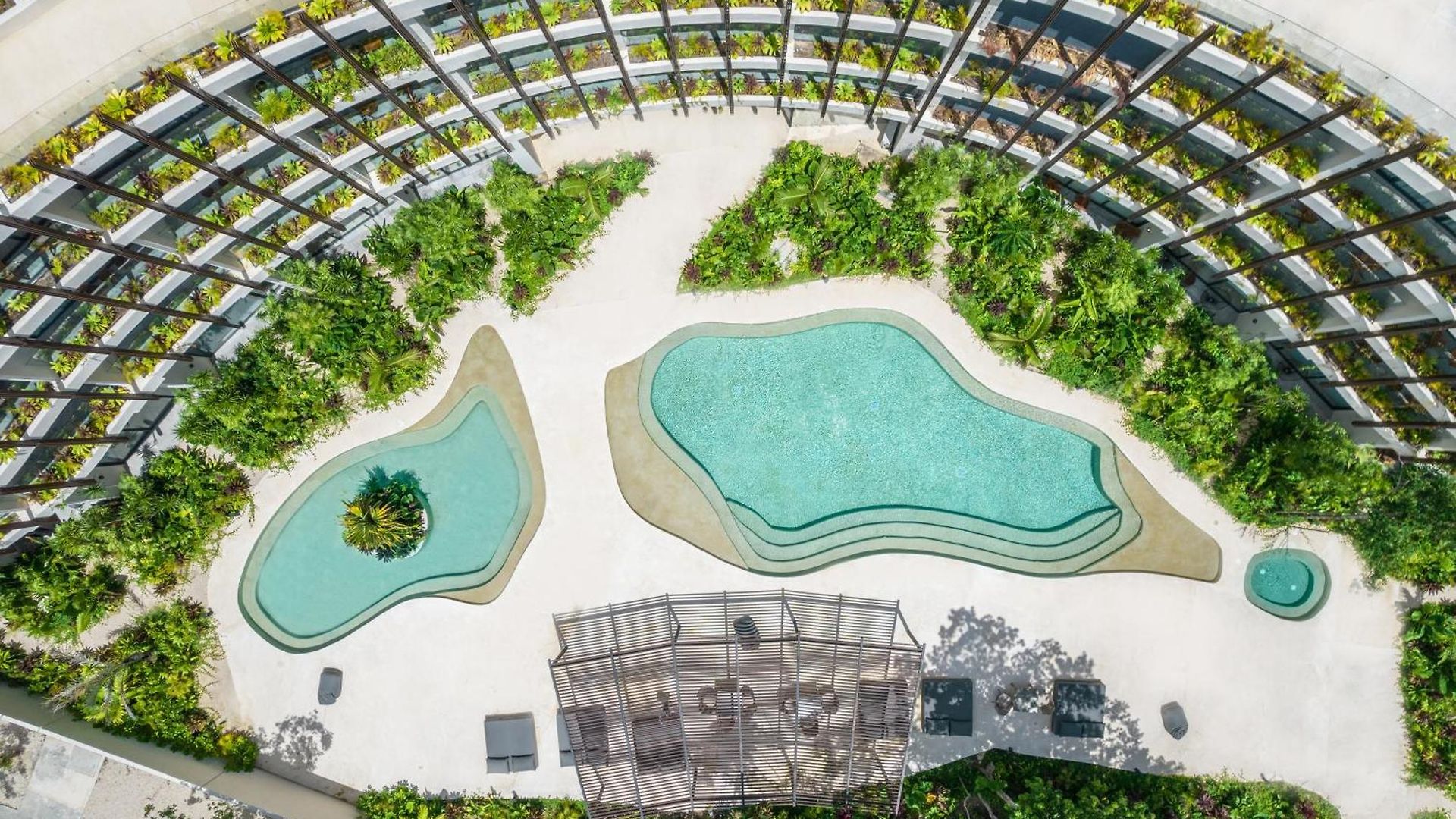 Mistiq Gardens 2 Apartment