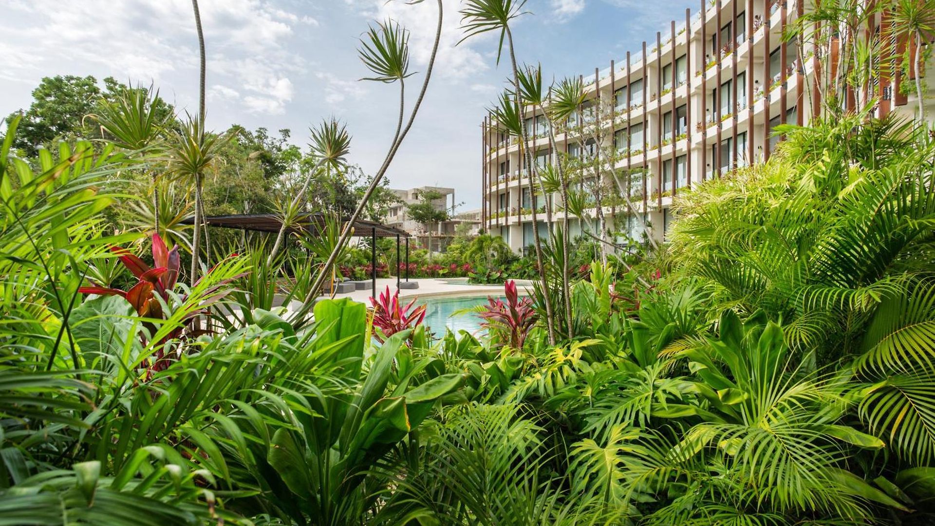 Mistiq Gardens 2 Apartment *