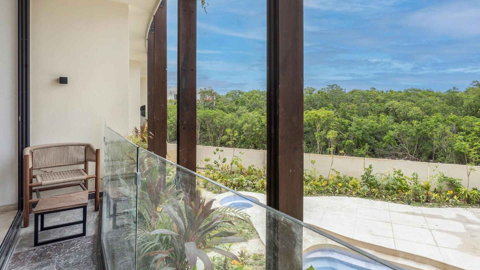 Mistiq Gardens 2 Apartment *