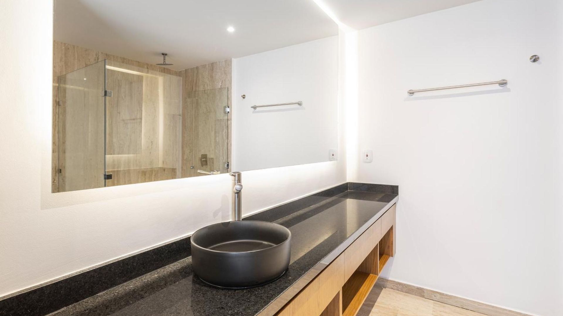Apartment Mistiq Gardens 2