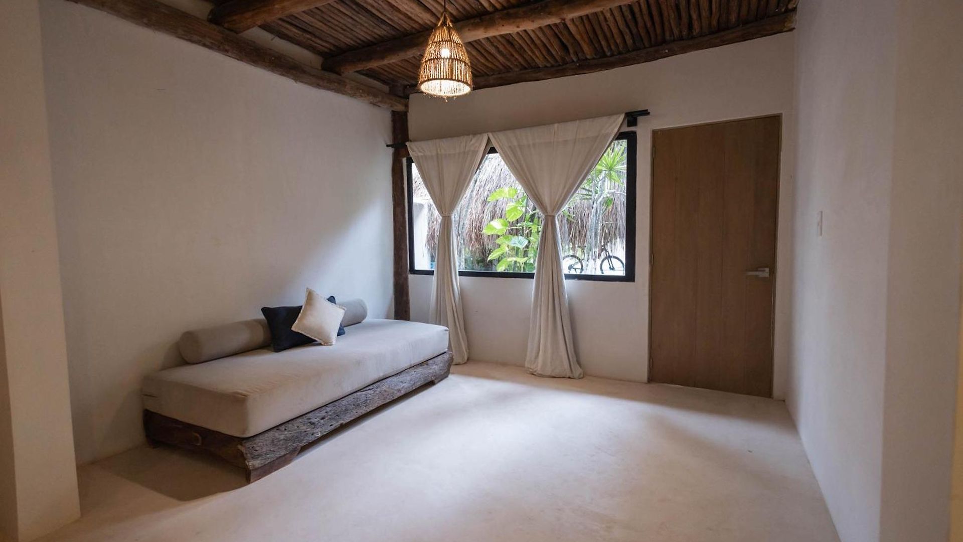 Tuup Hotel 3*