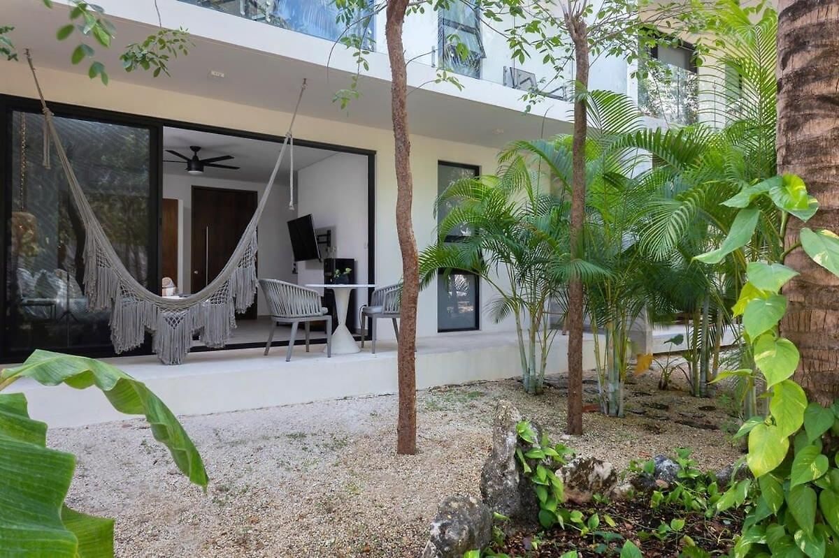 Panoramic 1-br Studio,garden, 360º Pool & Gym