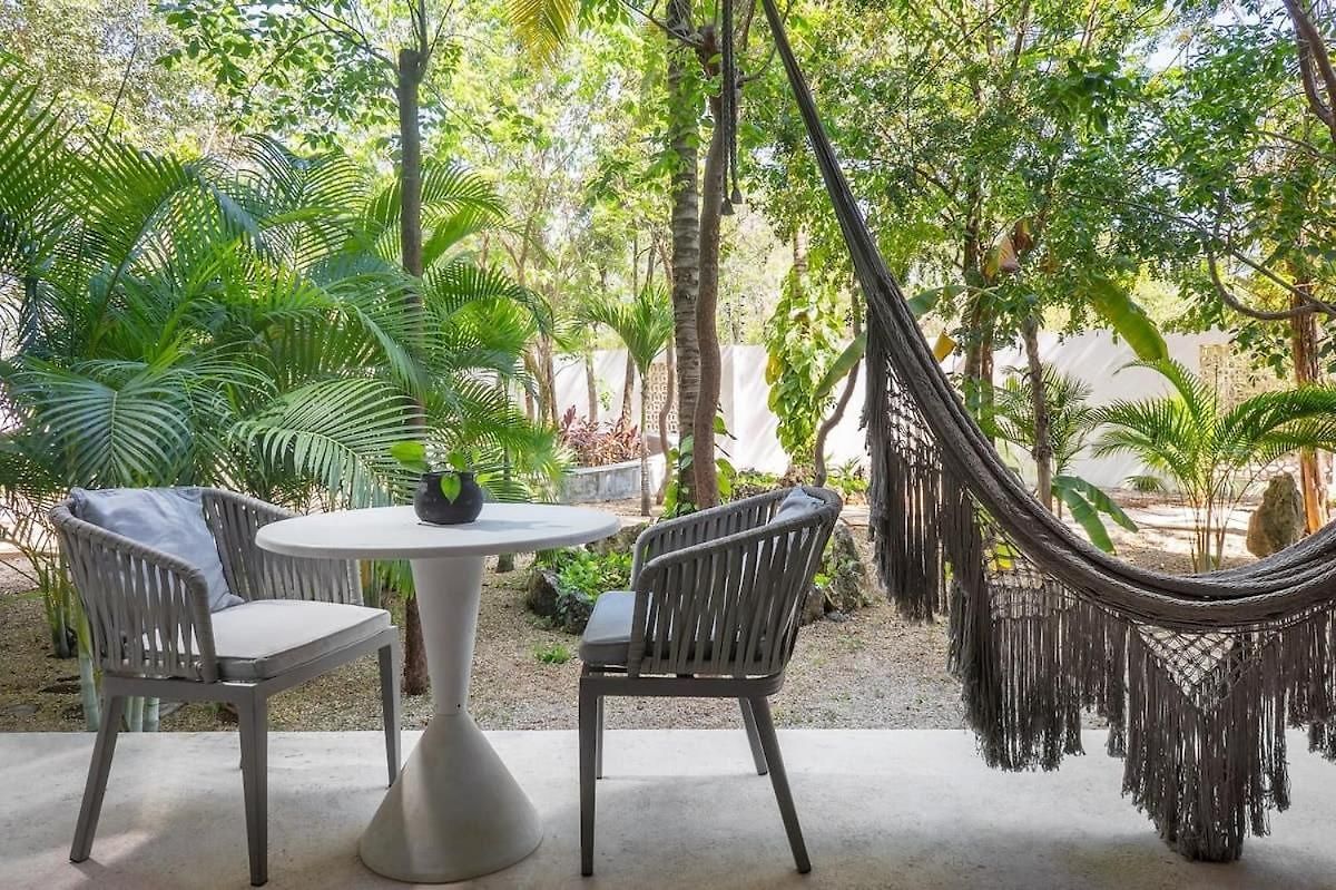 Panoramic 1-br Studio,garden, 360º Pool & Gym
